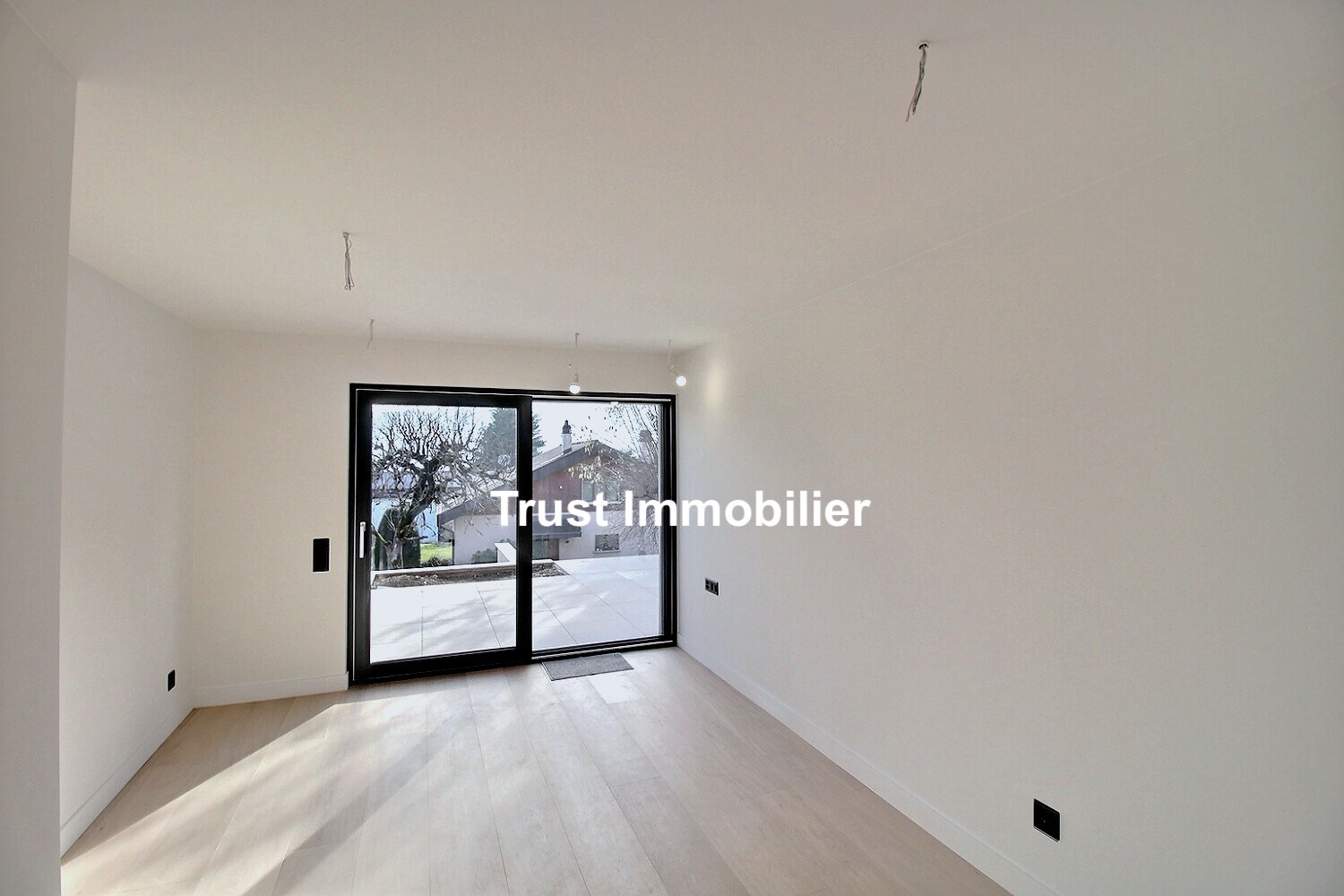Interior view 5