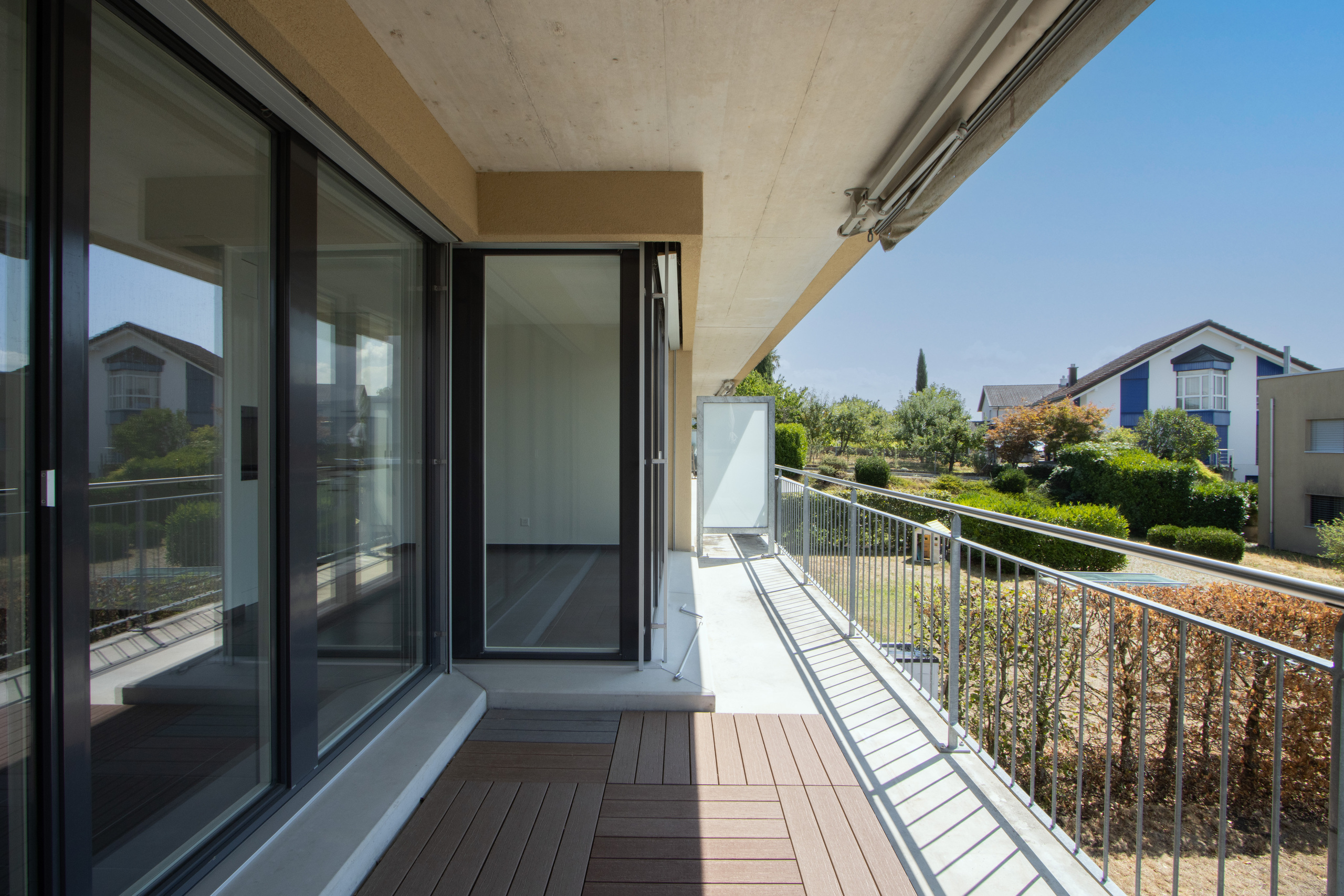 Exterior view 3
