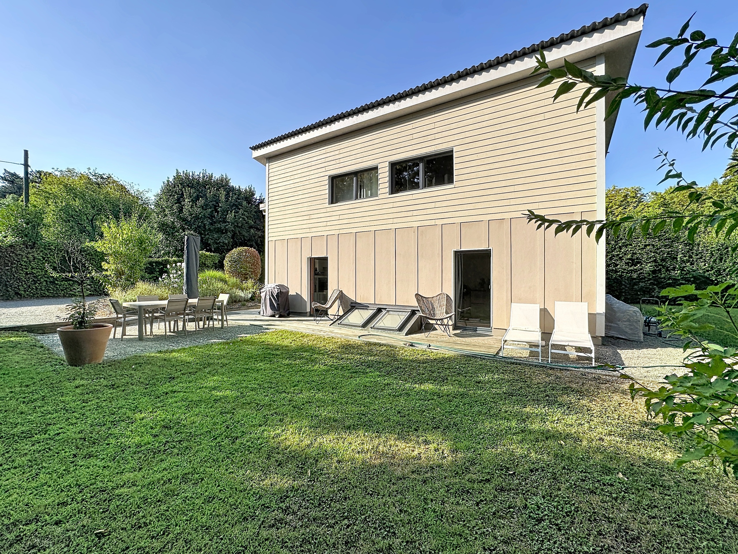 Exterior view 1