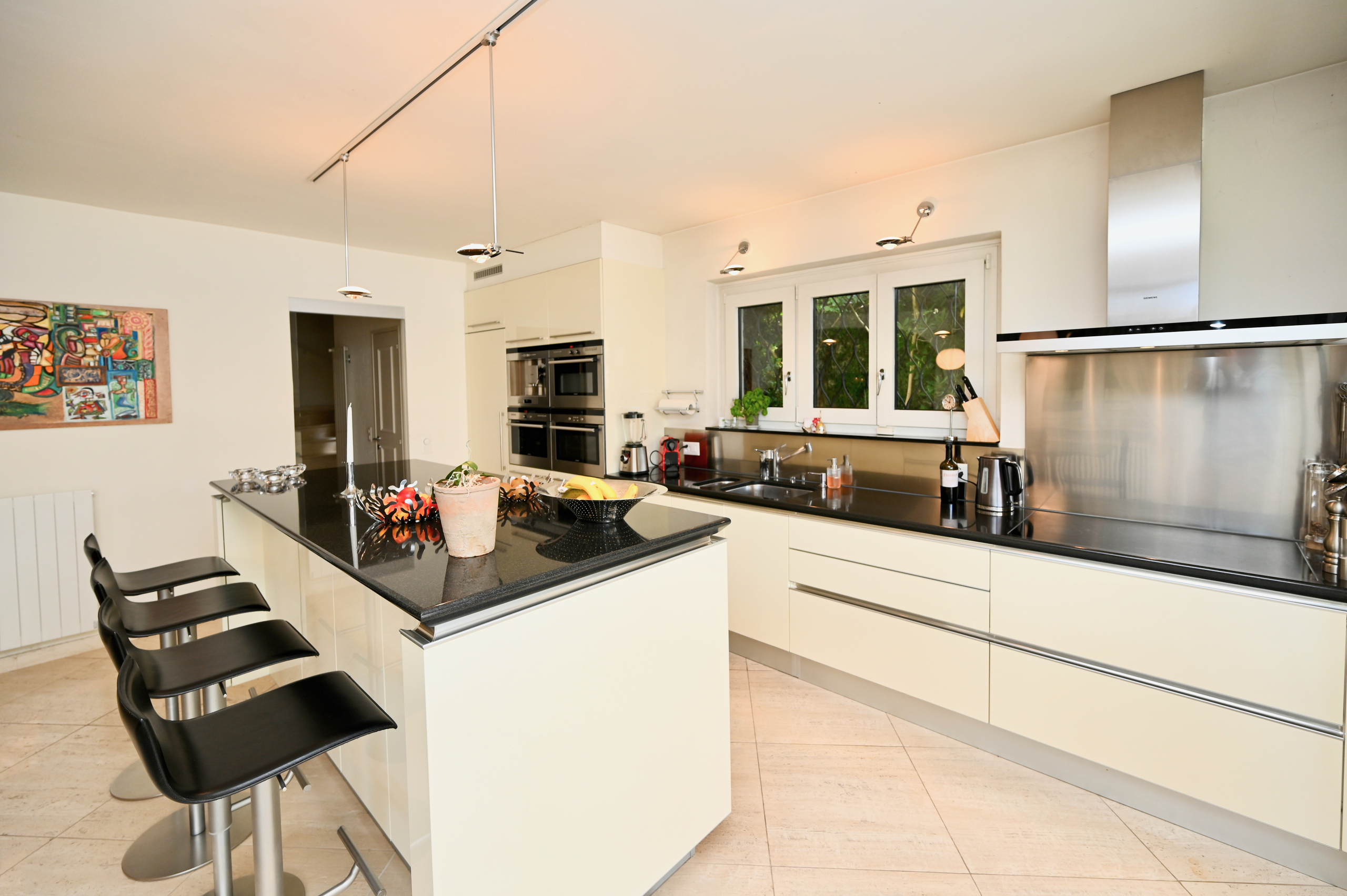 Interior view 8