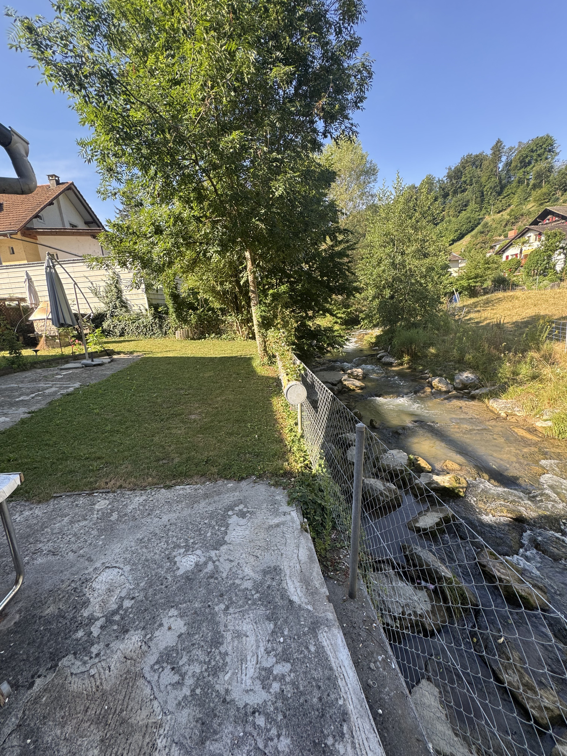 Exterior view 6