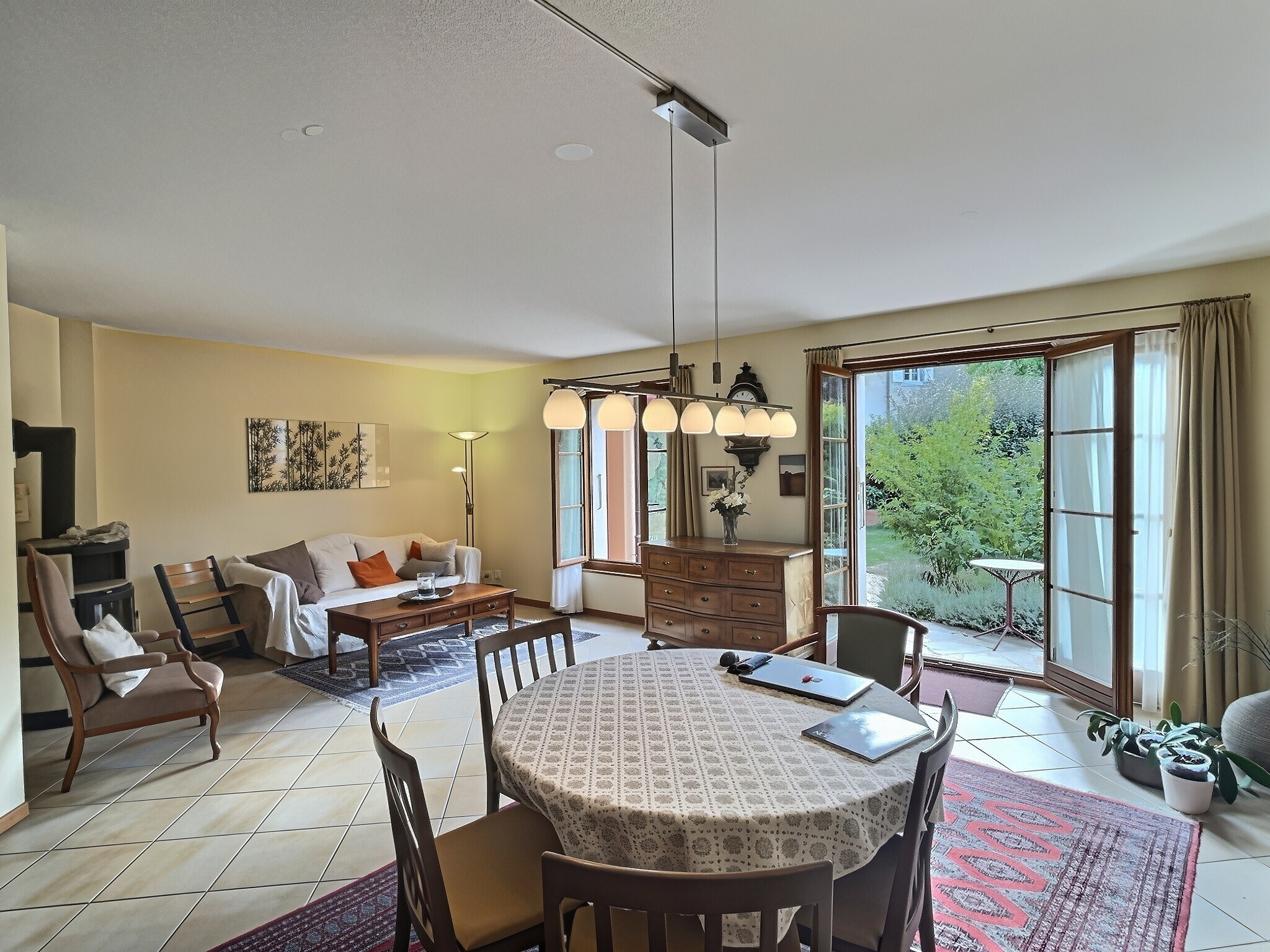 Interior view 4