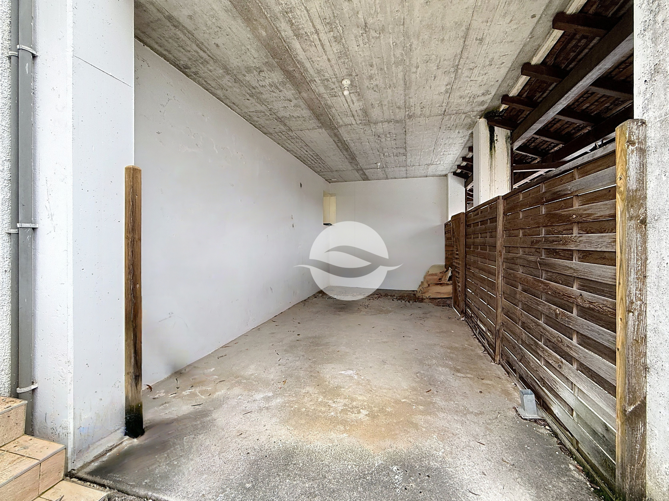 Couvert pour une voiture Couvert pour une voiture