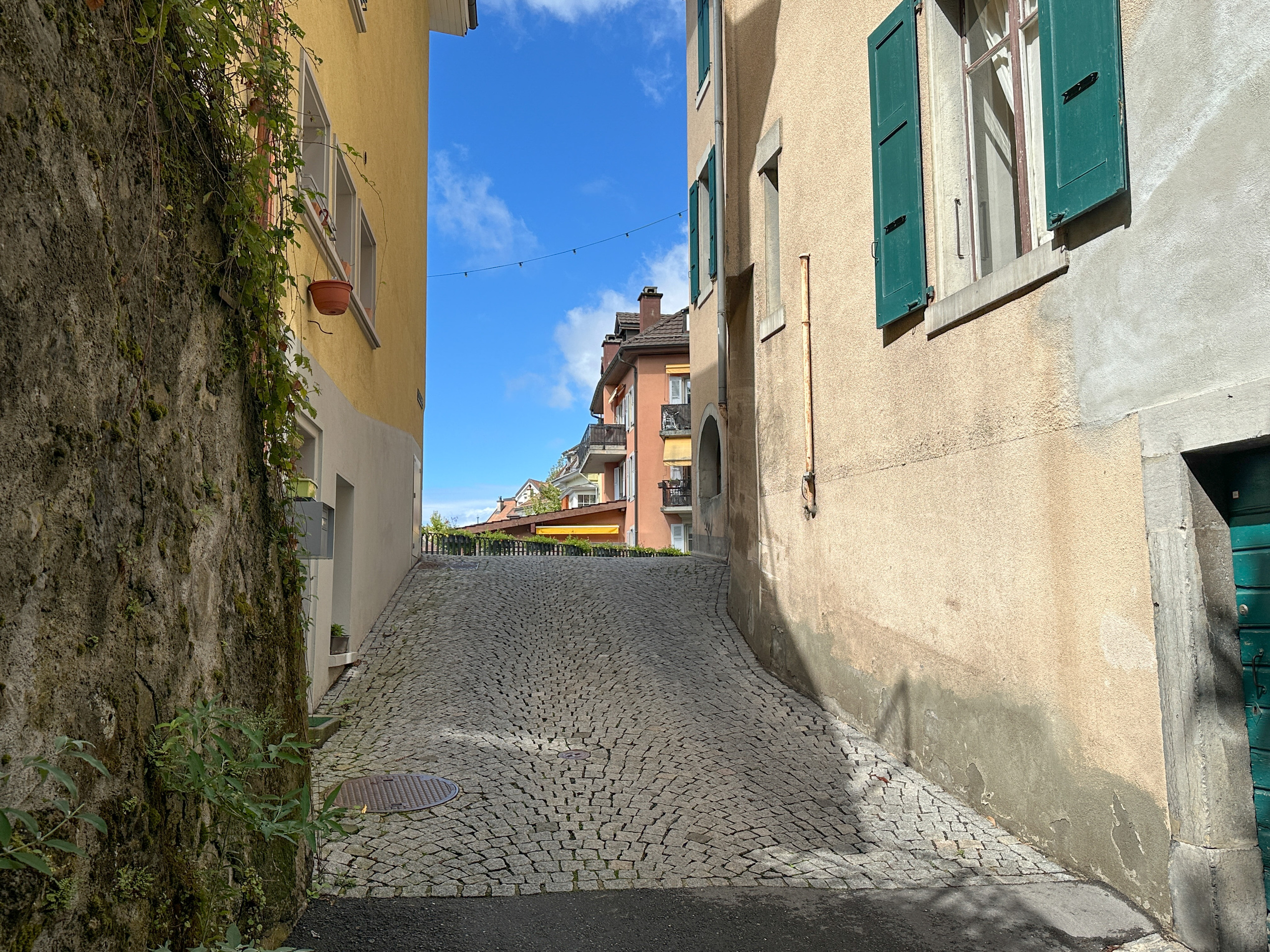 Située dans une ruelle sans issue Située dans une ruelle sans issue