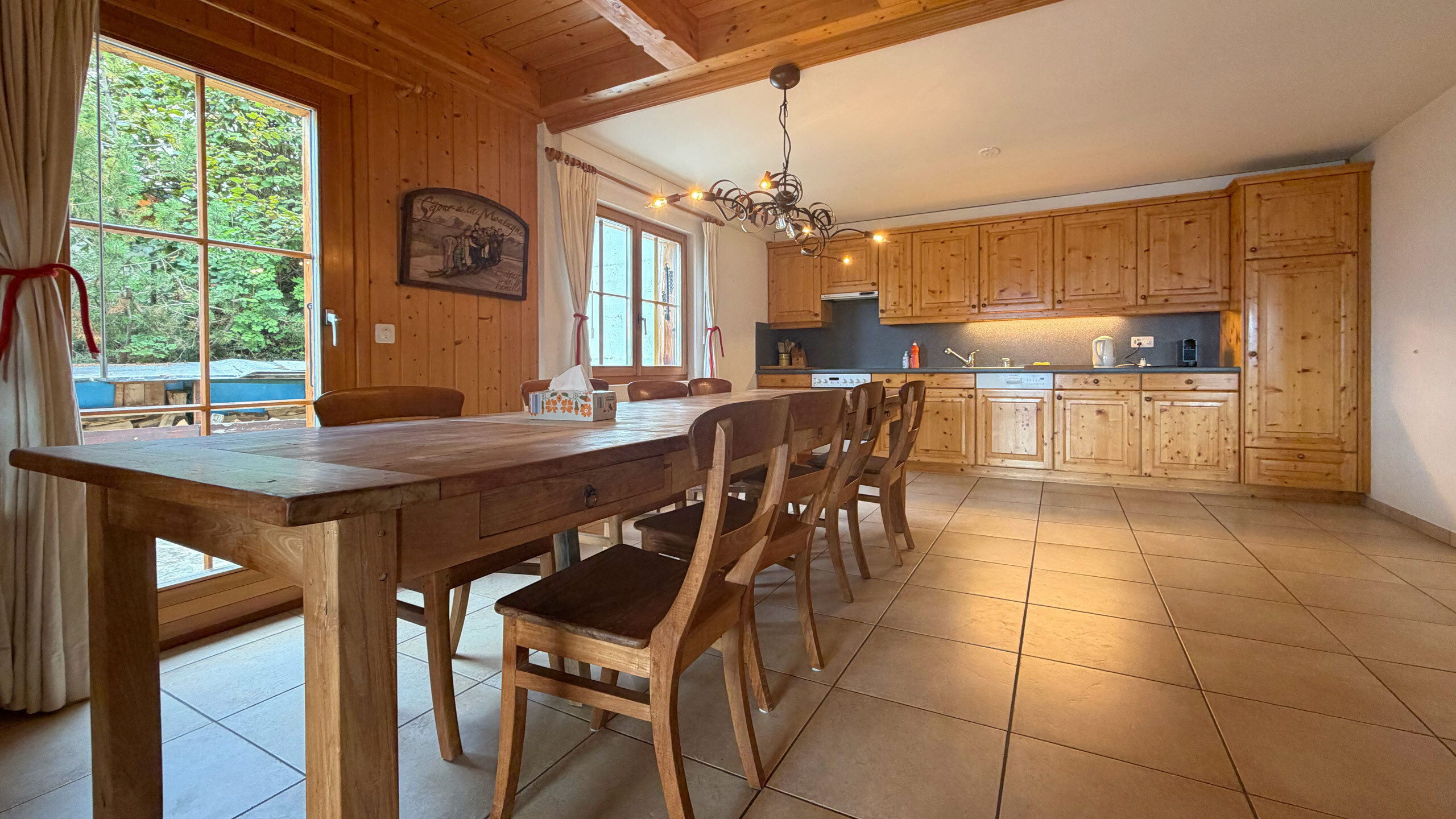 Interior view 2