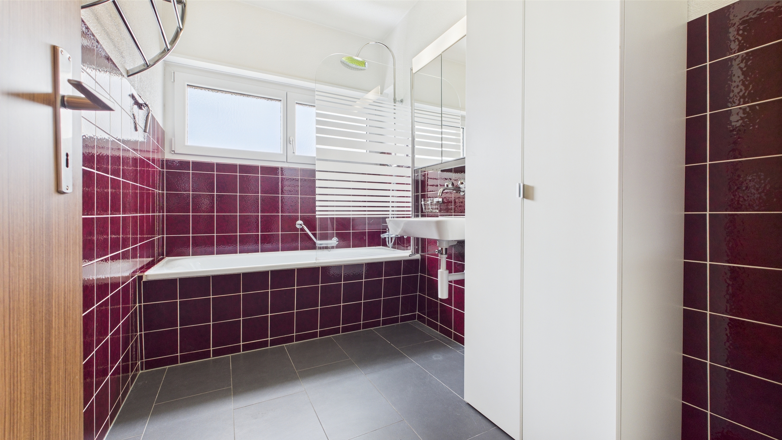 Bad mit  Badewanne