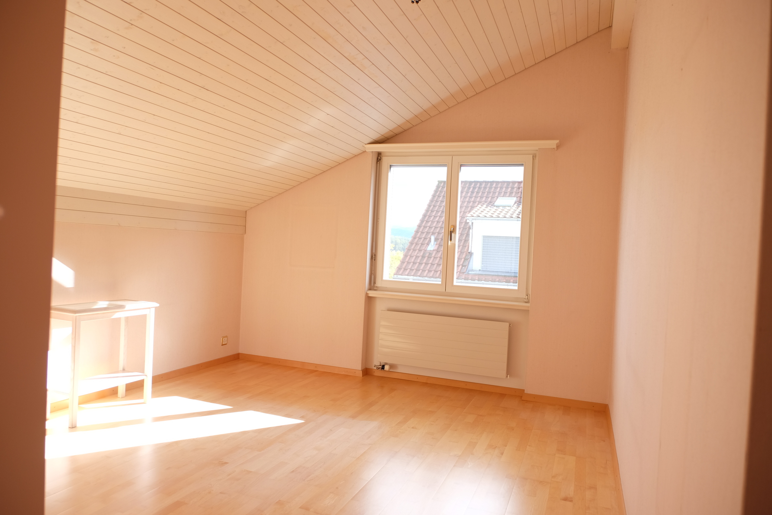 Schlafzimmer im Dachgeschoss mit Einbauschrank Schlafzimmer im Dachgeschoss mit Einbauschrank