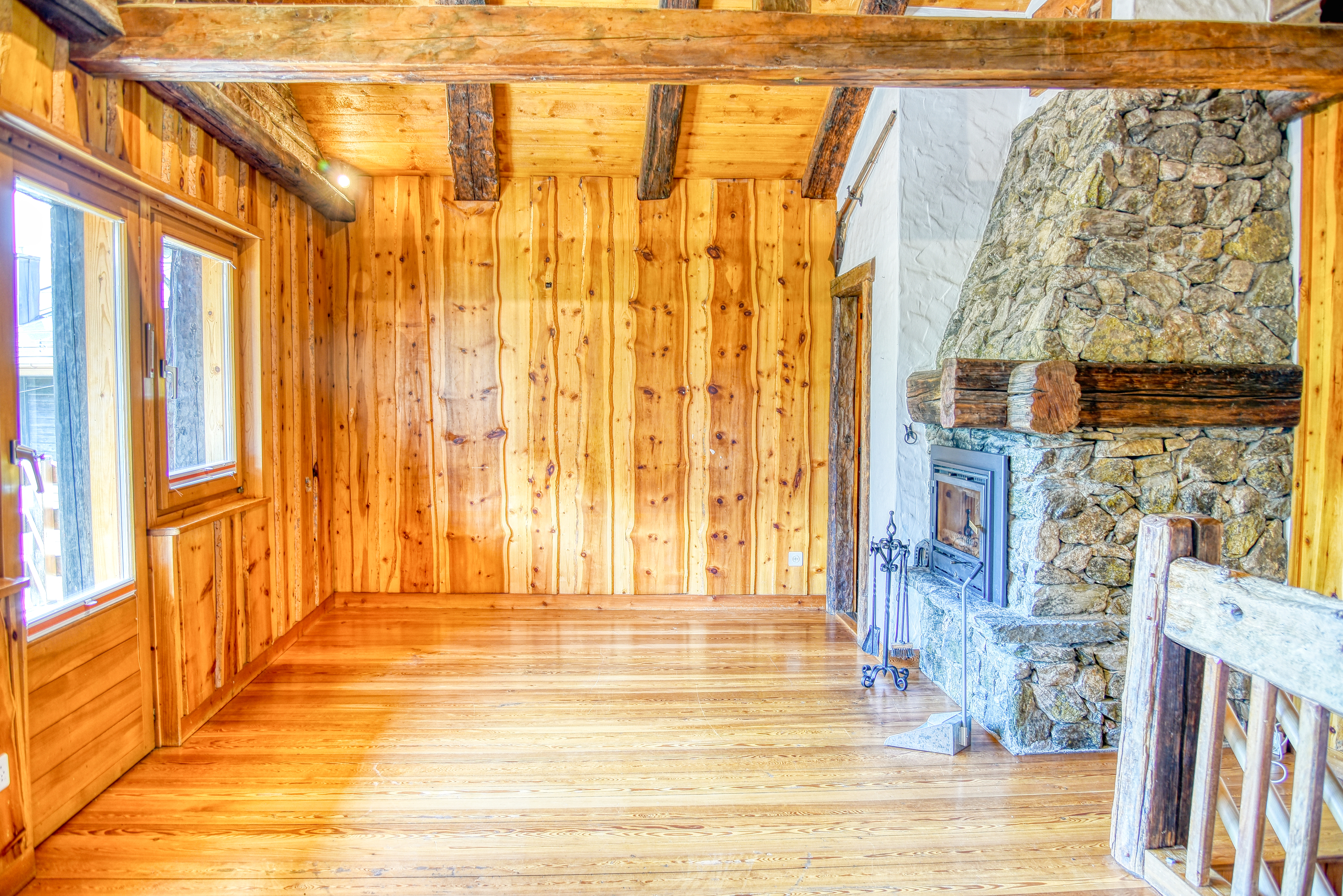 Chalet Niouc - Séjour avec cheminée