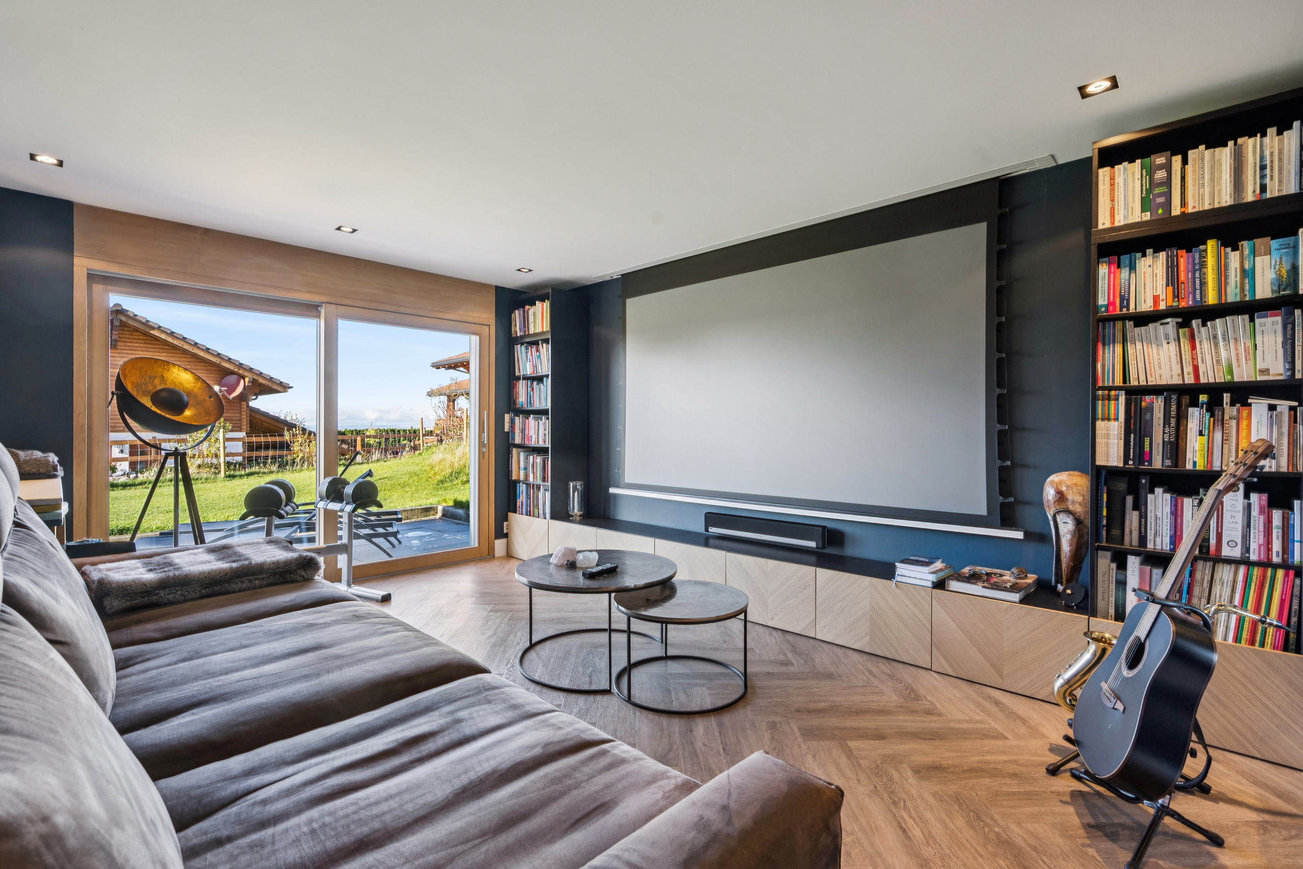 Salle de cinéma / chambre à coucher