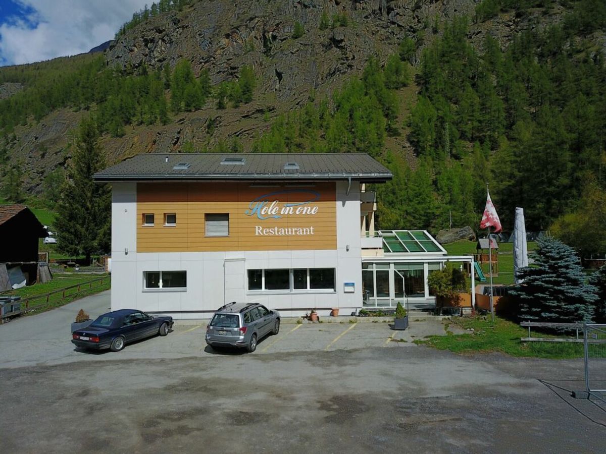 Photo 1