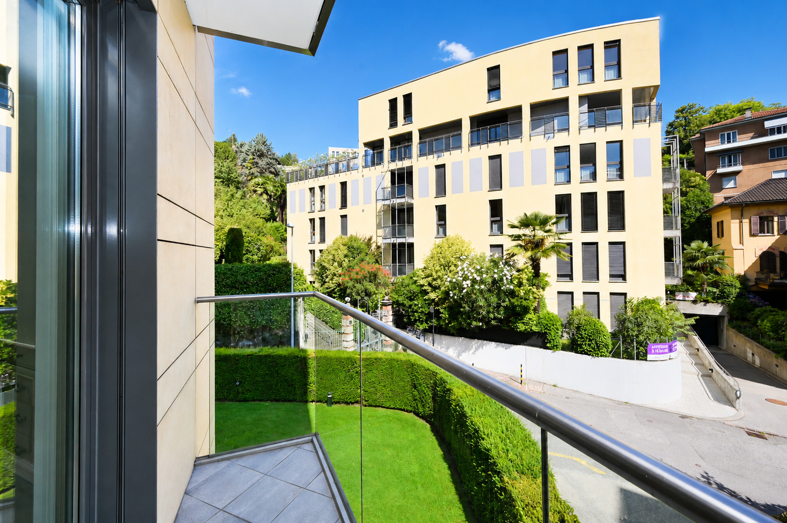 Exterior view 4