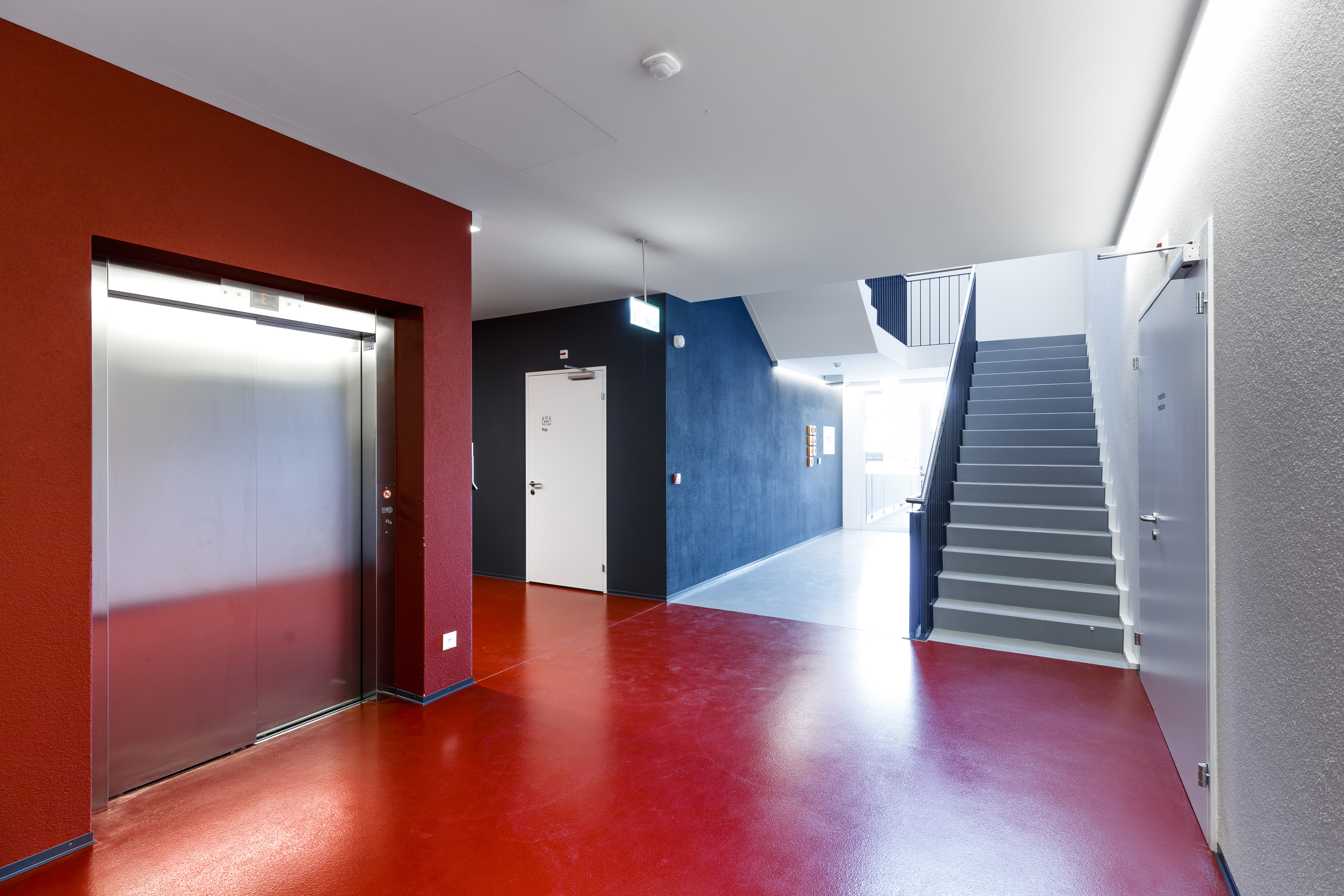 Interior view 4