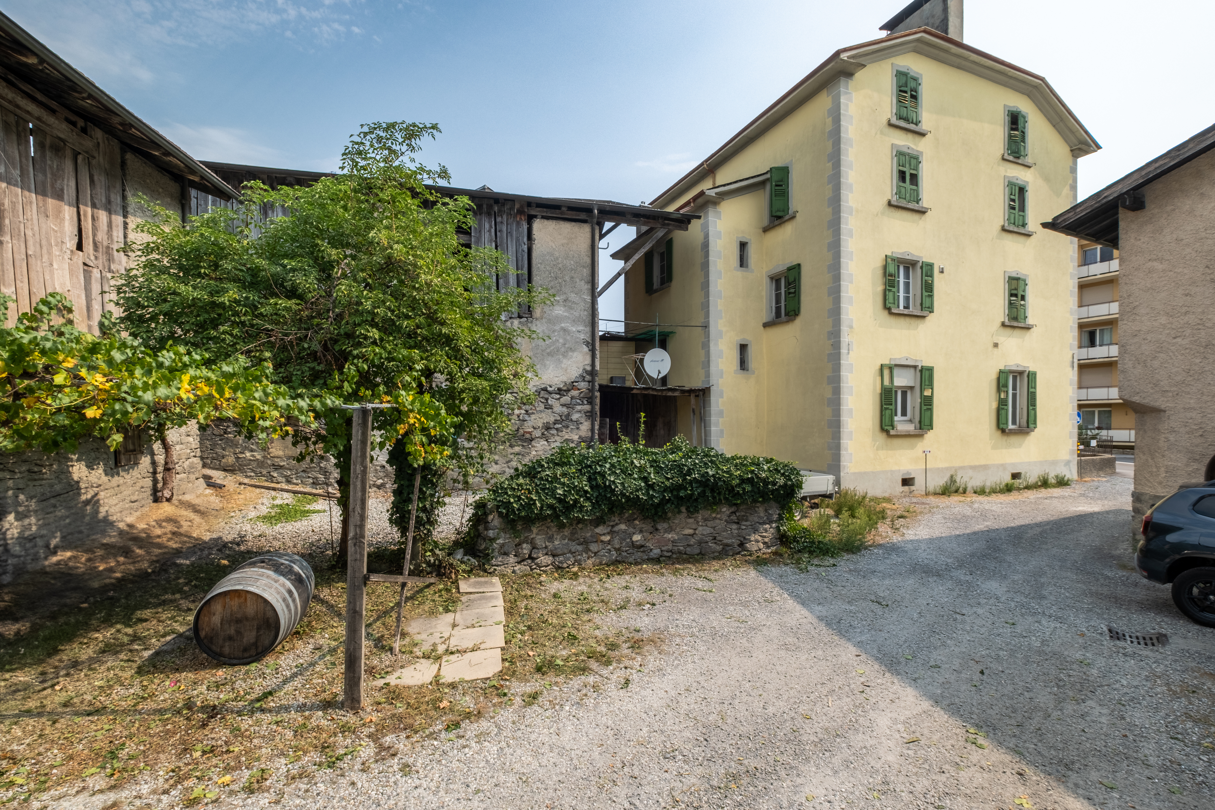 Exterior view 2