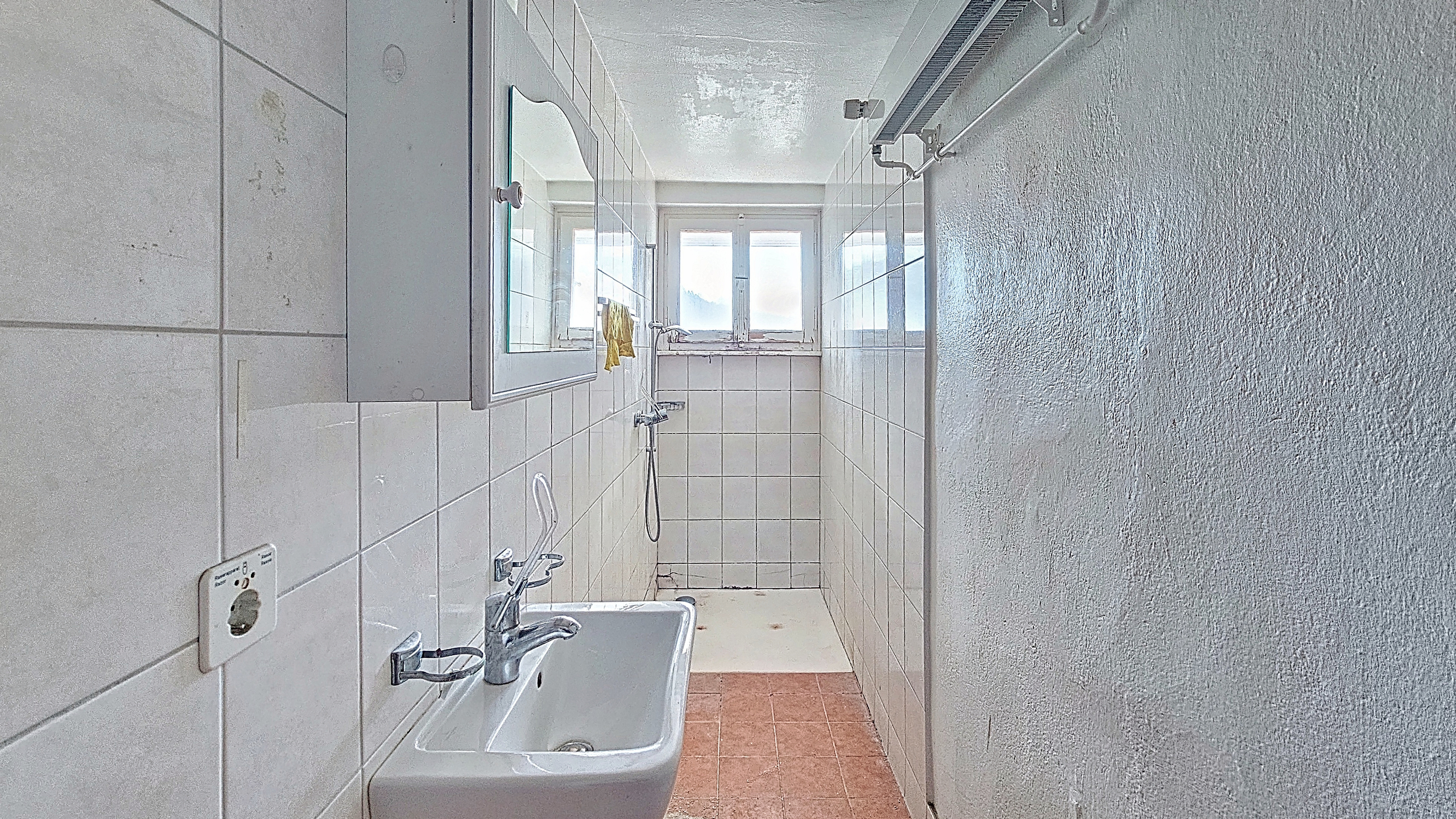 1er étage / appartement 5.5 pces / salle de bain