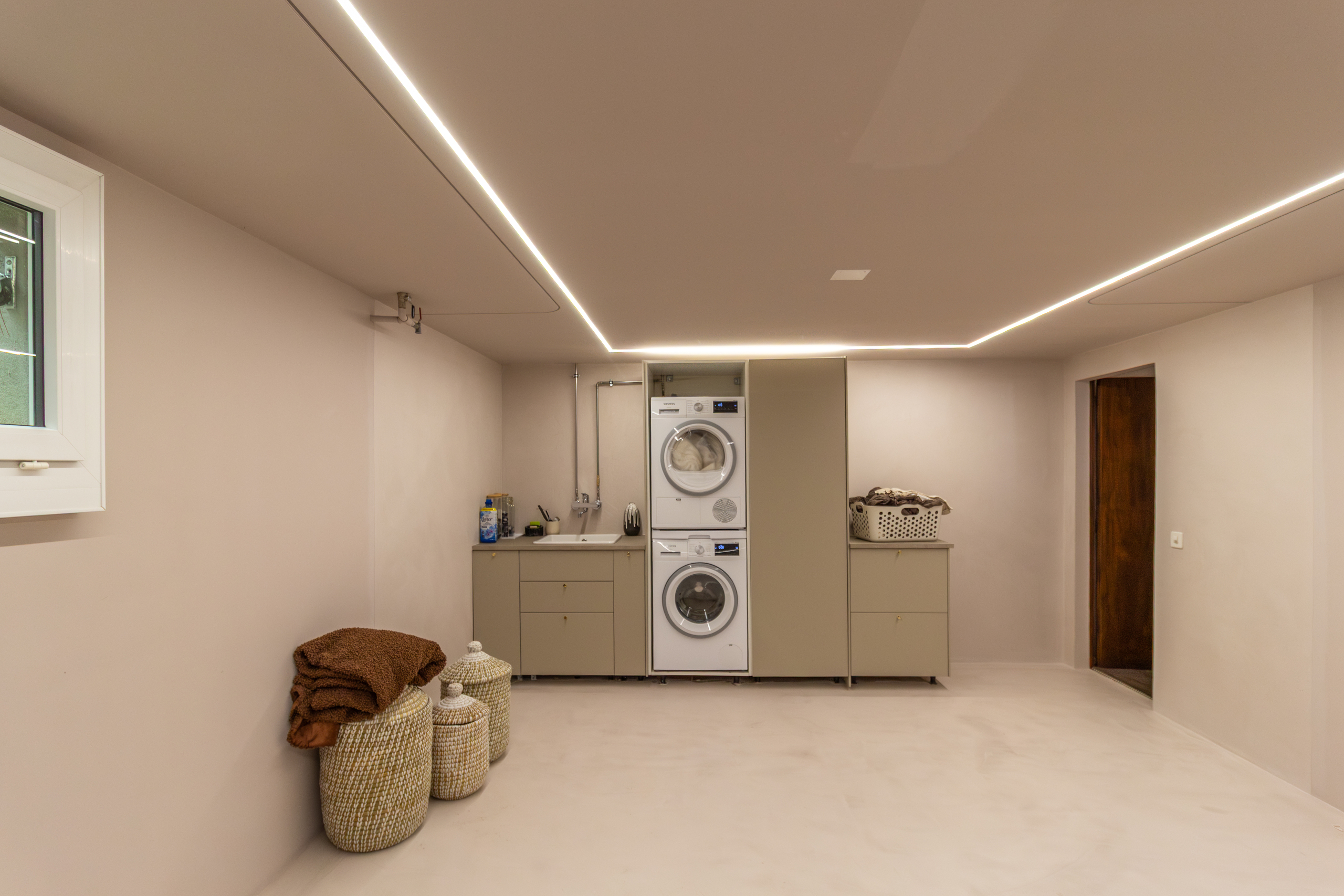 Interior view 23