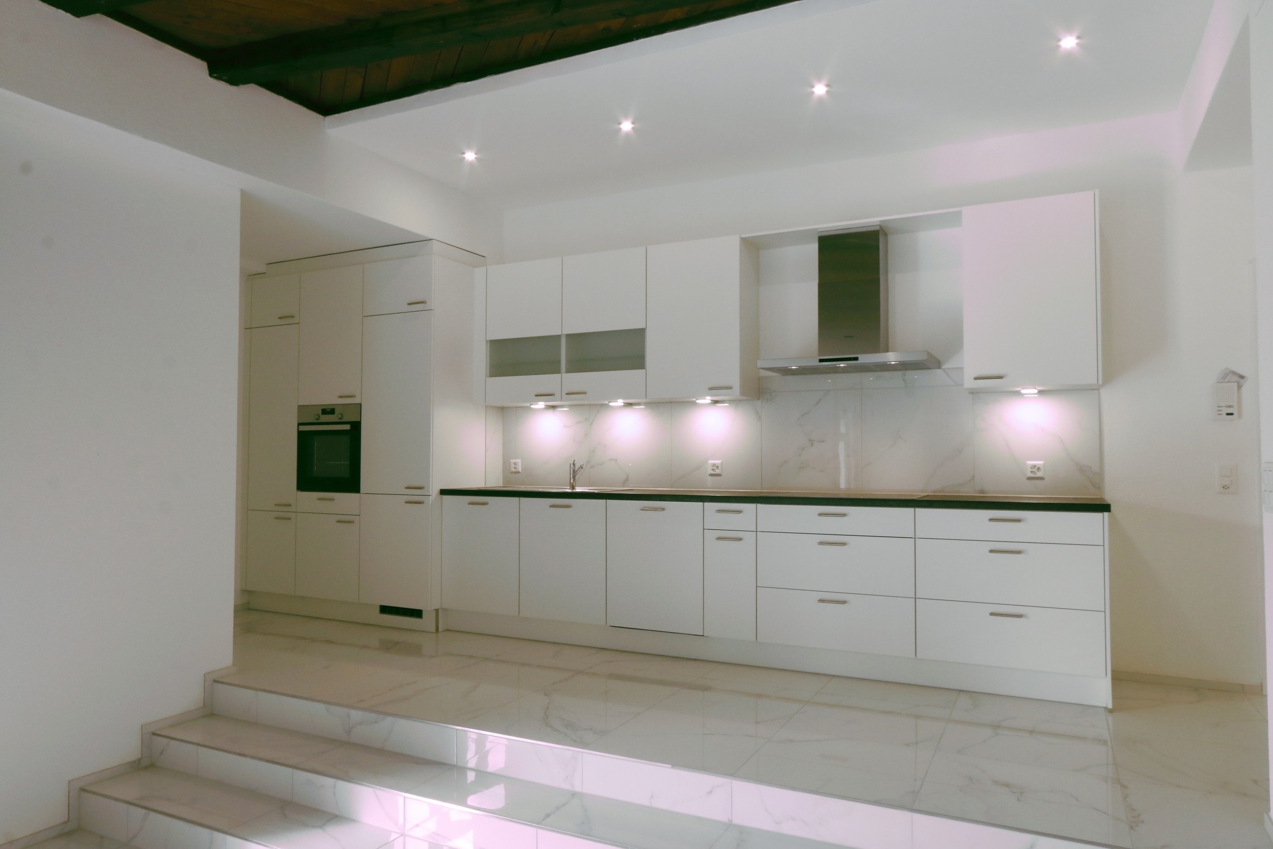2.5 Zi Loft im EG, elegante, offene Wohnküche