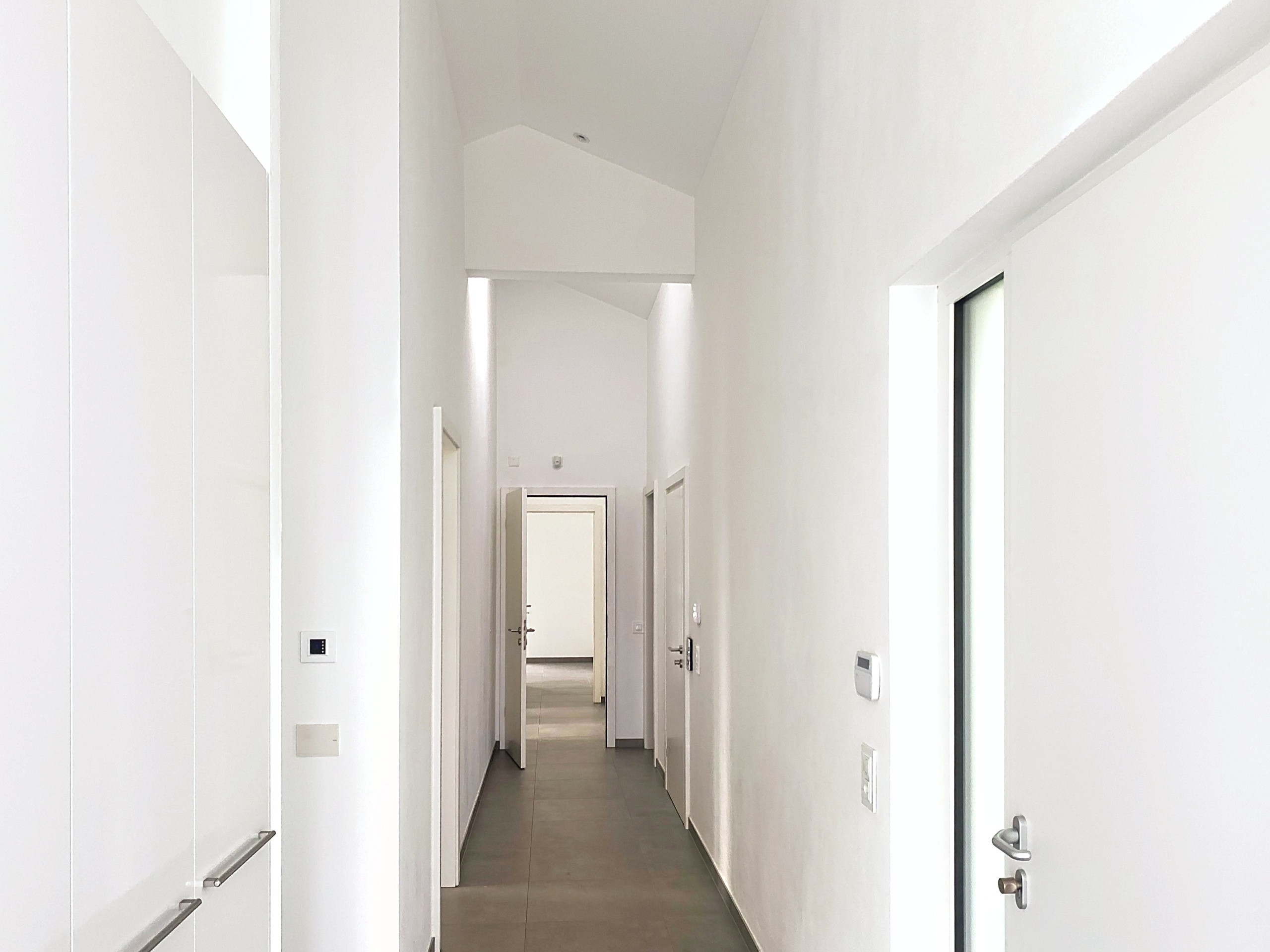 Hall orienté chambres