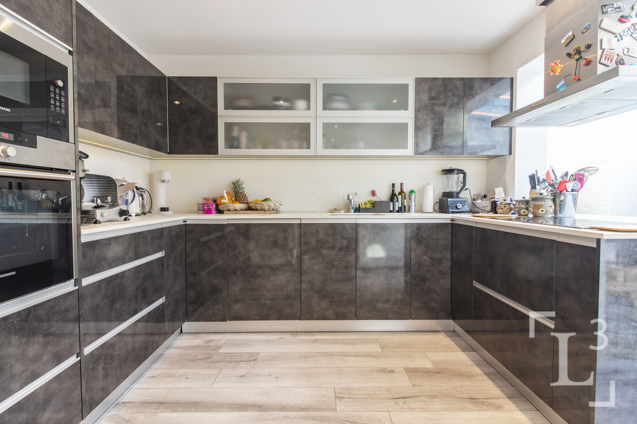 Maison Est : Cuisine semi-ouverte