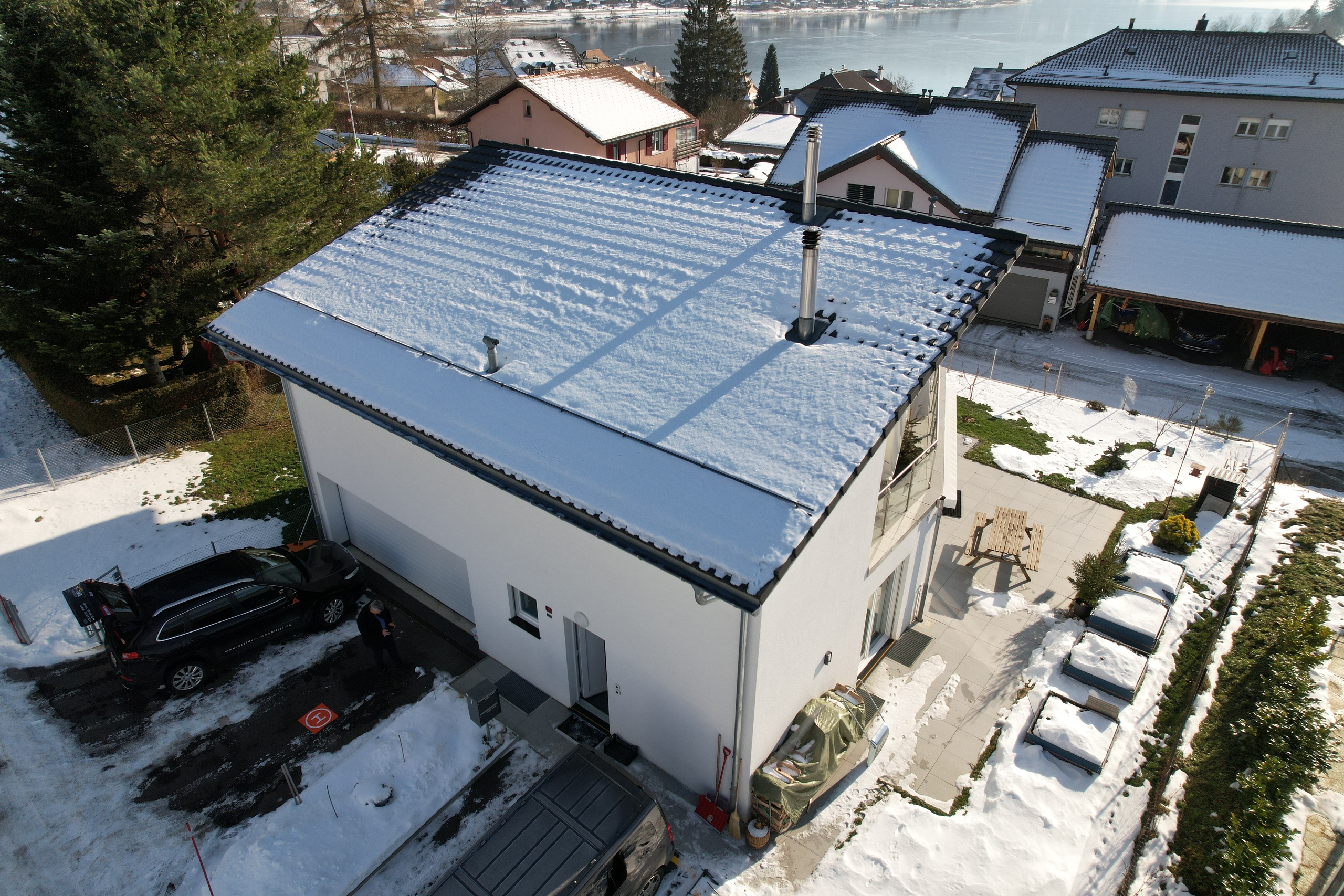 Exterior view 2