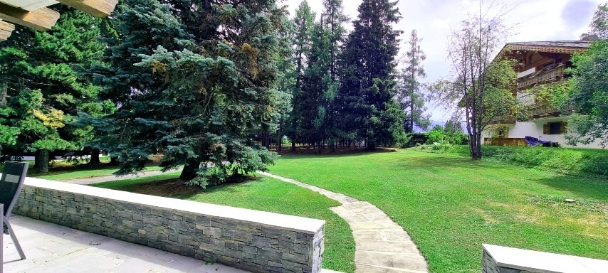 Exterior view 2