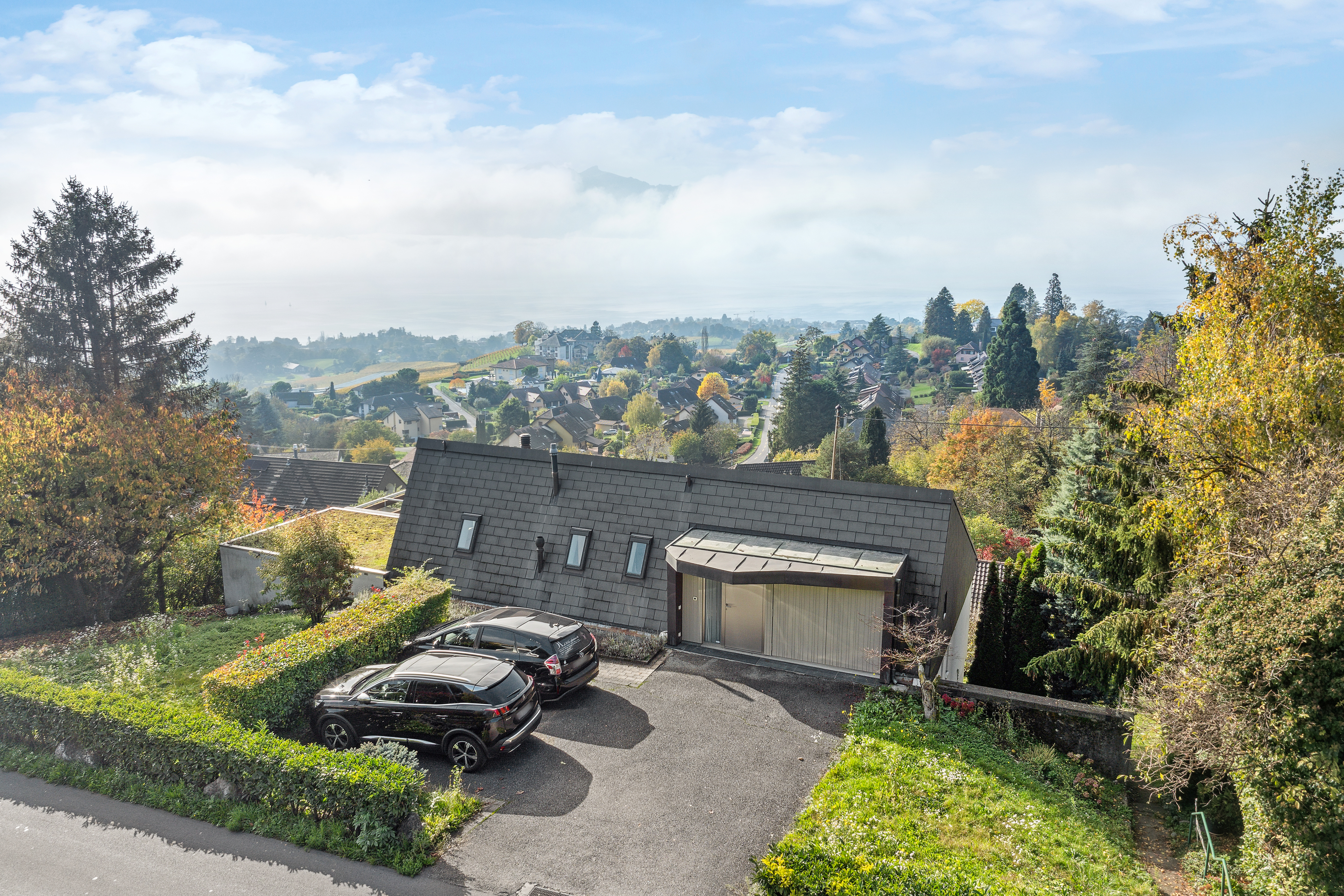 3 places de stationnement extérieures 3 places de stationnement extérieures