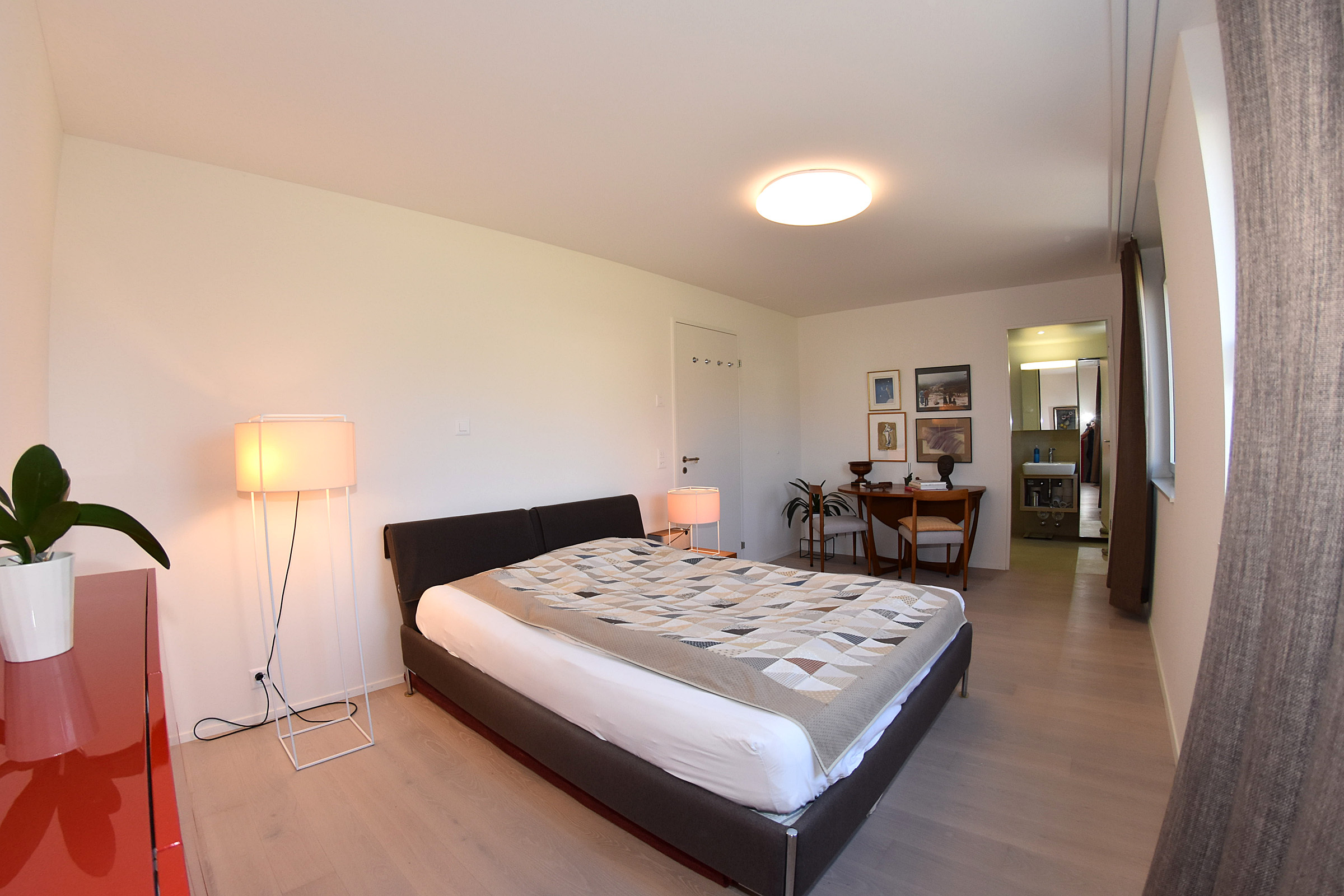 ... mit Zugang zum privaten Bad