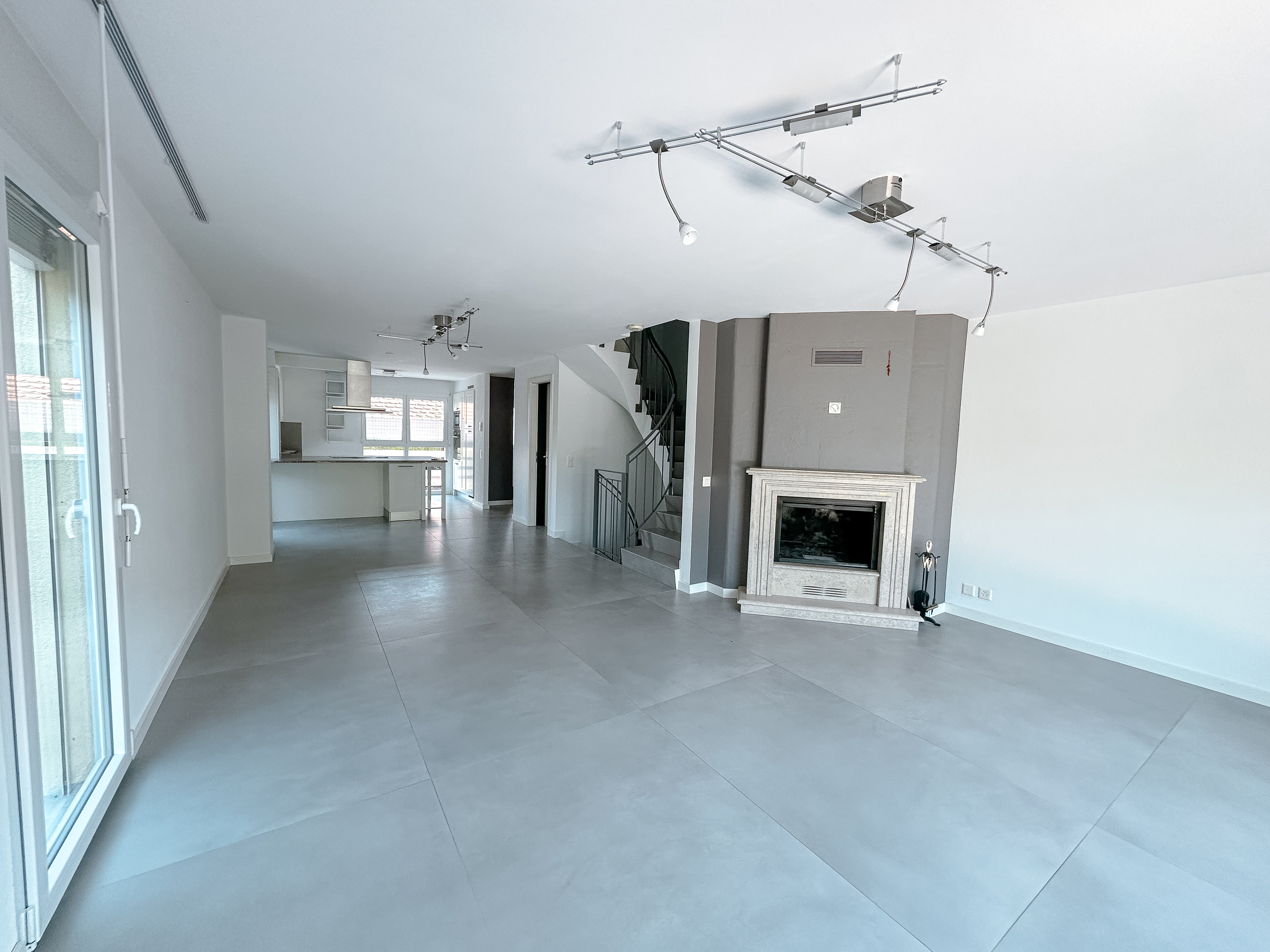 Interior view 3