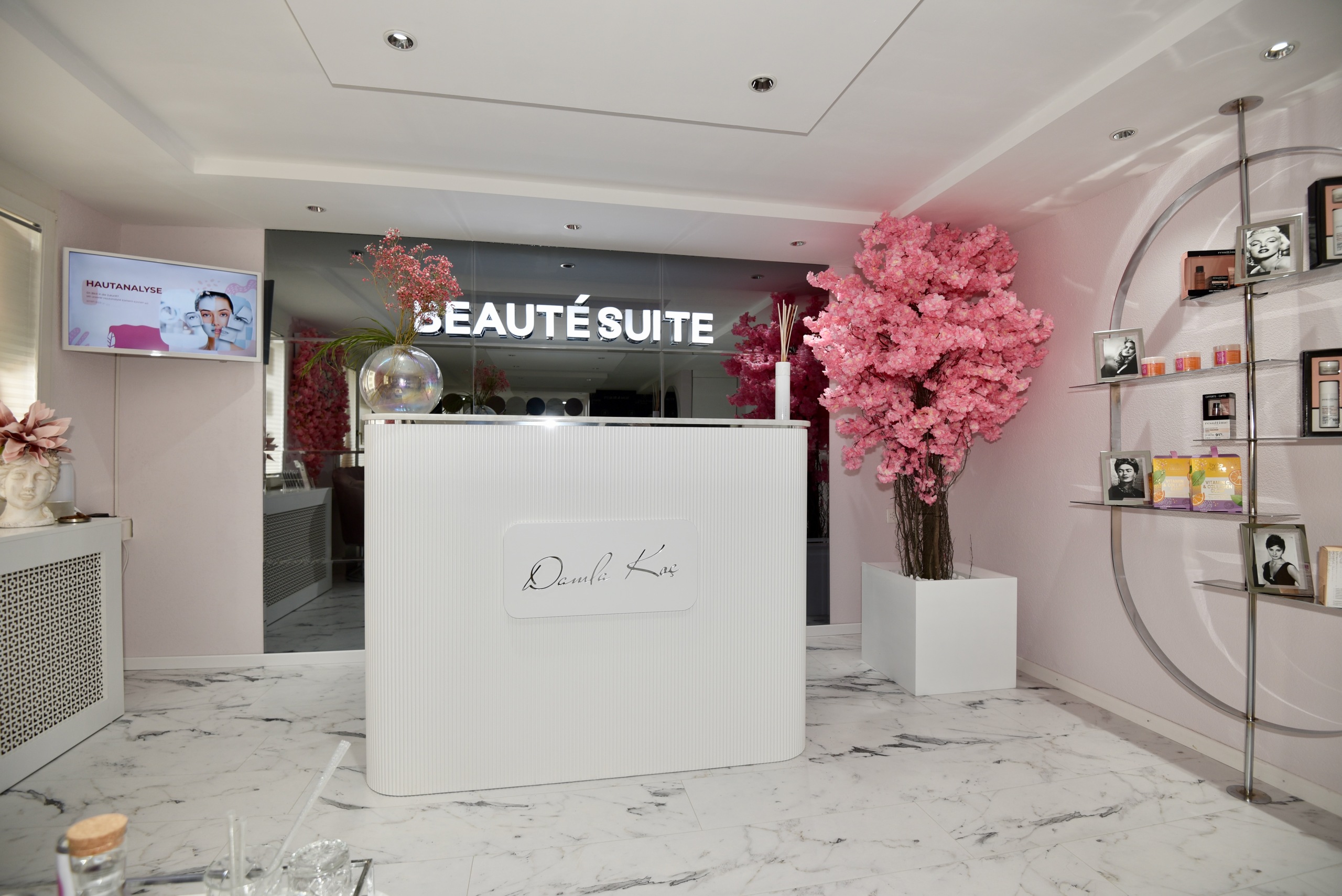 Grosser zentraler Raum (Zi 1)