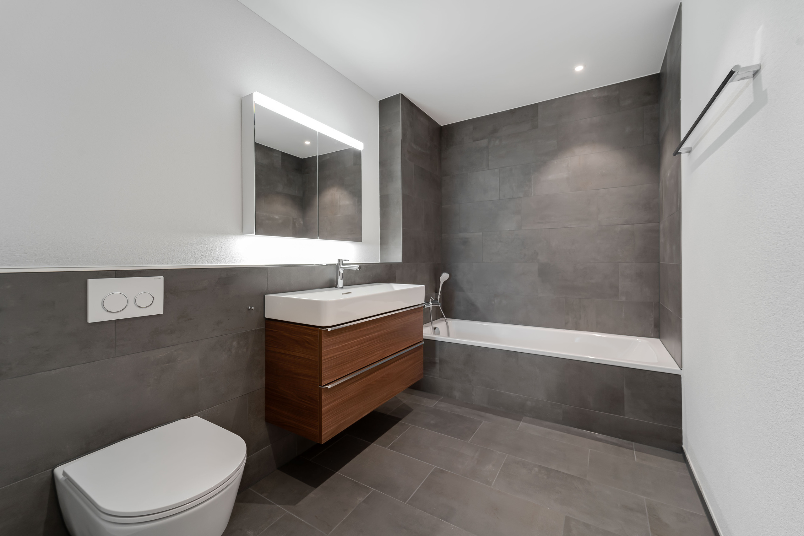Badezimmer mit Badewanne