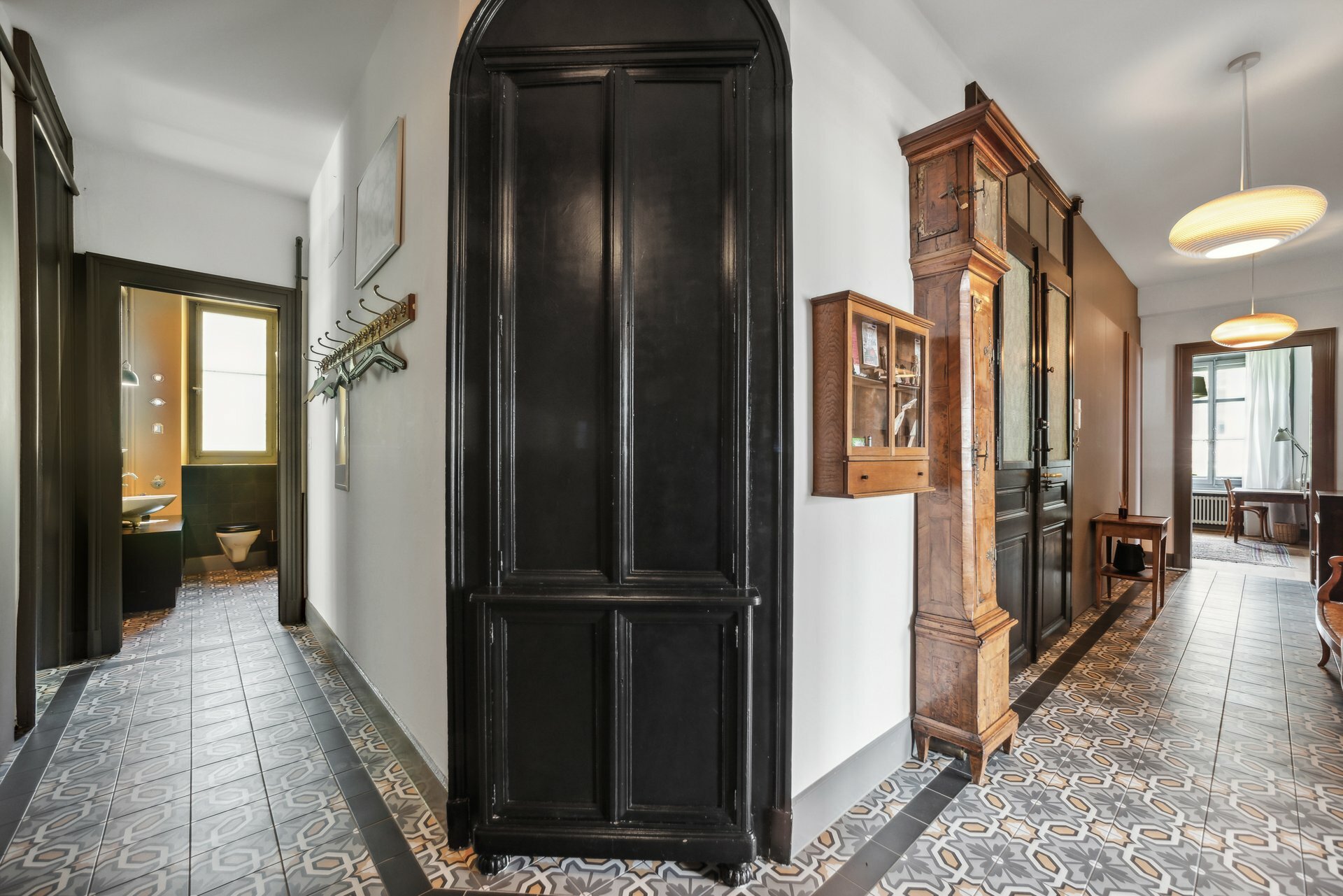 Entrance hall and distribution corridor Entrance hall and distribution corridor