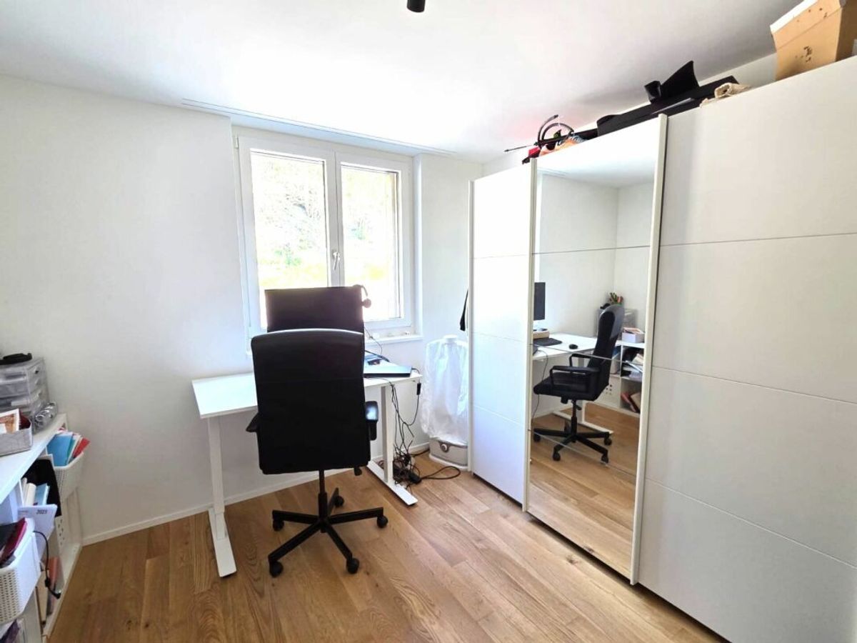 Photo 8