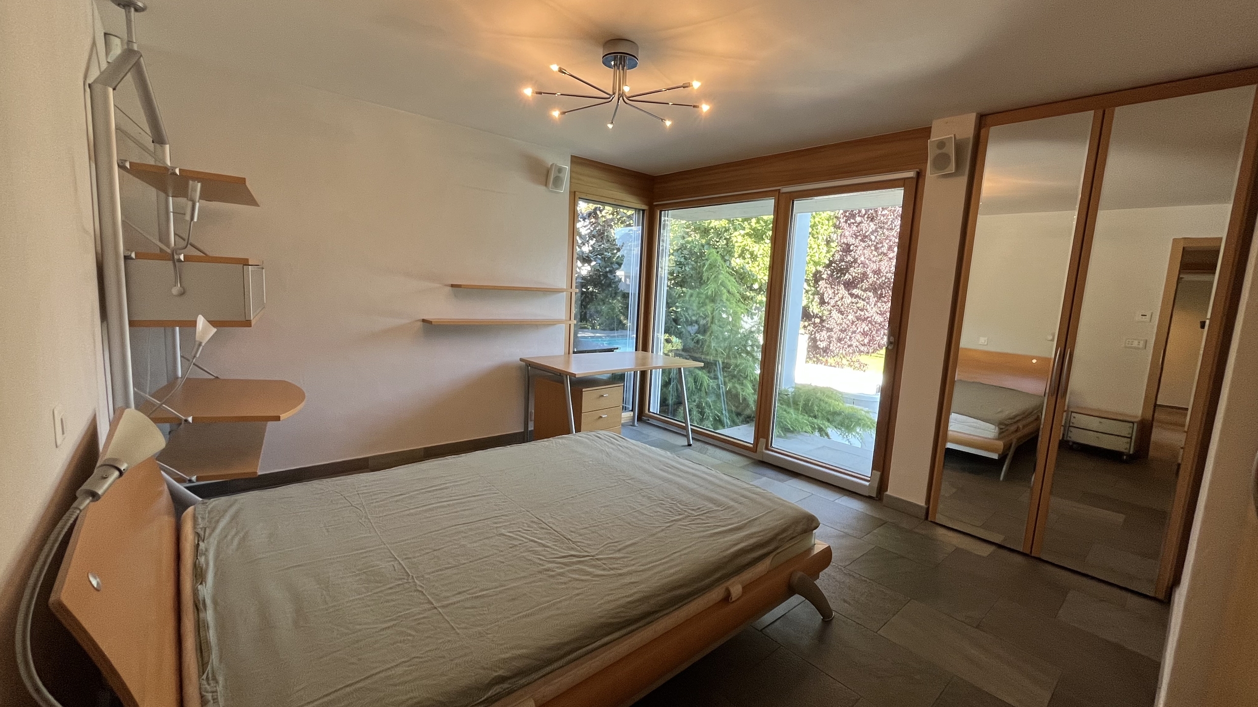 2ème chambre au rez-de-chaussée 2ème chambre au rez-de-chaussée