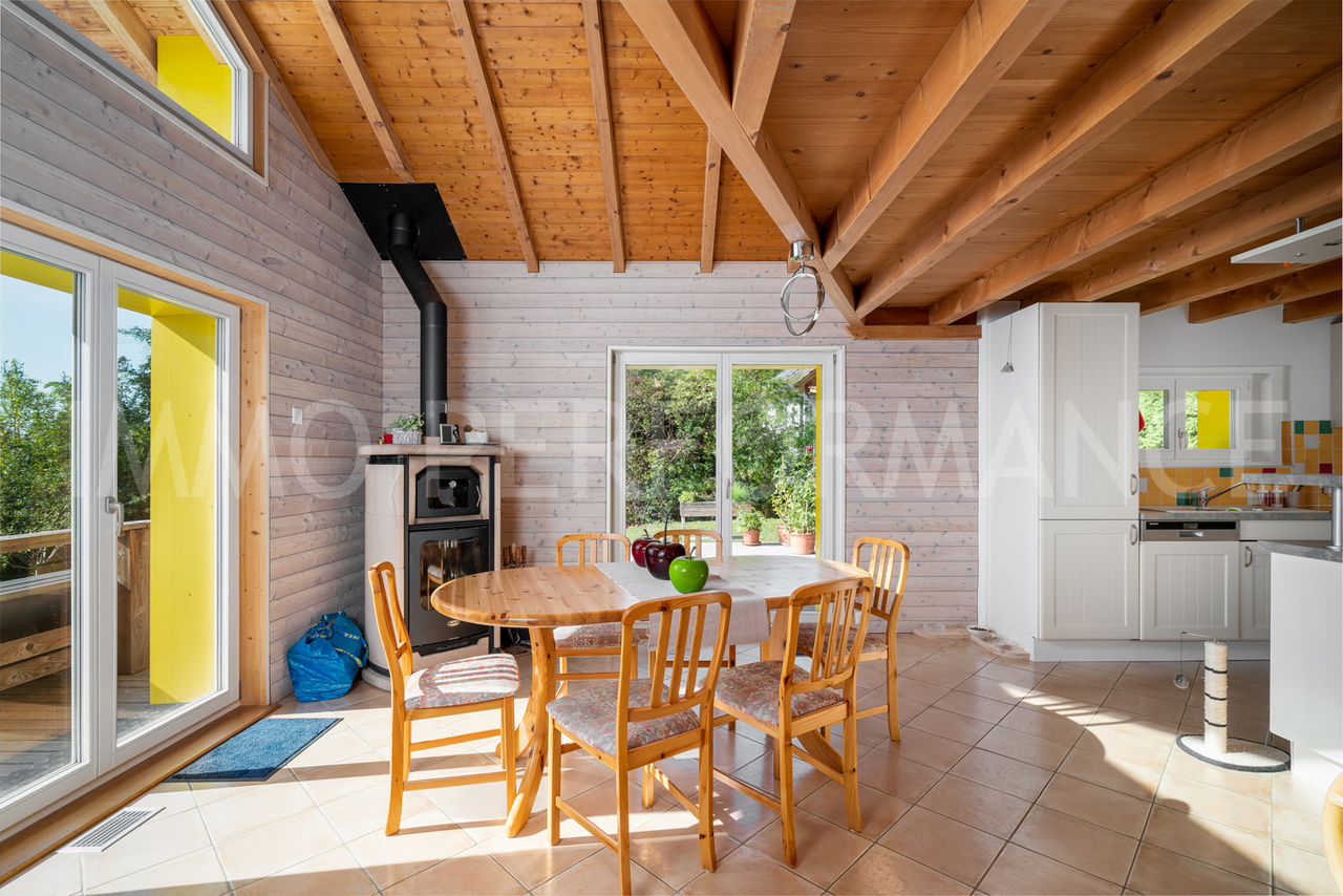 Salle-à-manger et cuisine ouverte