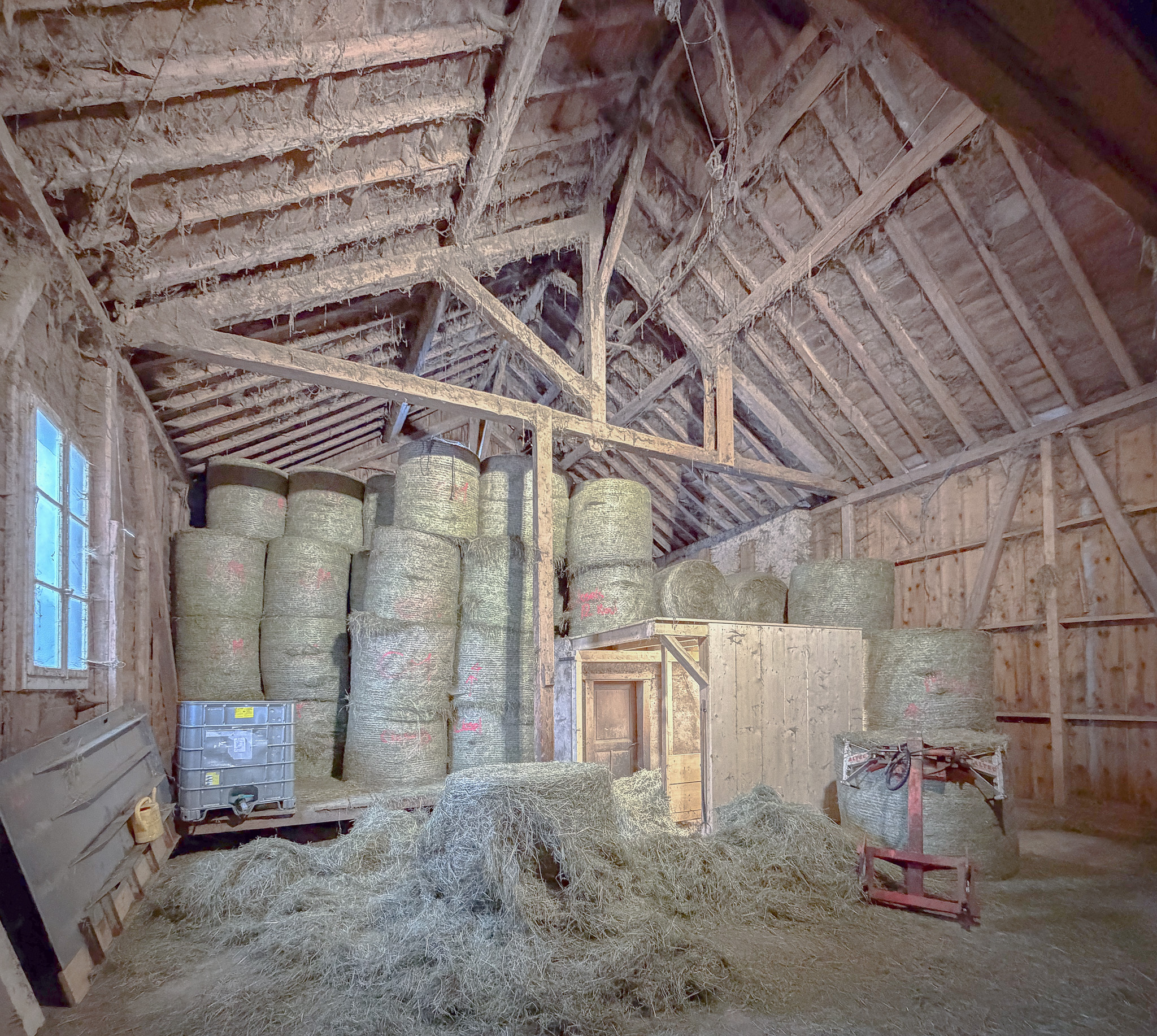 A l'étage - stockage fourrage A l'étage - stockage fourrage