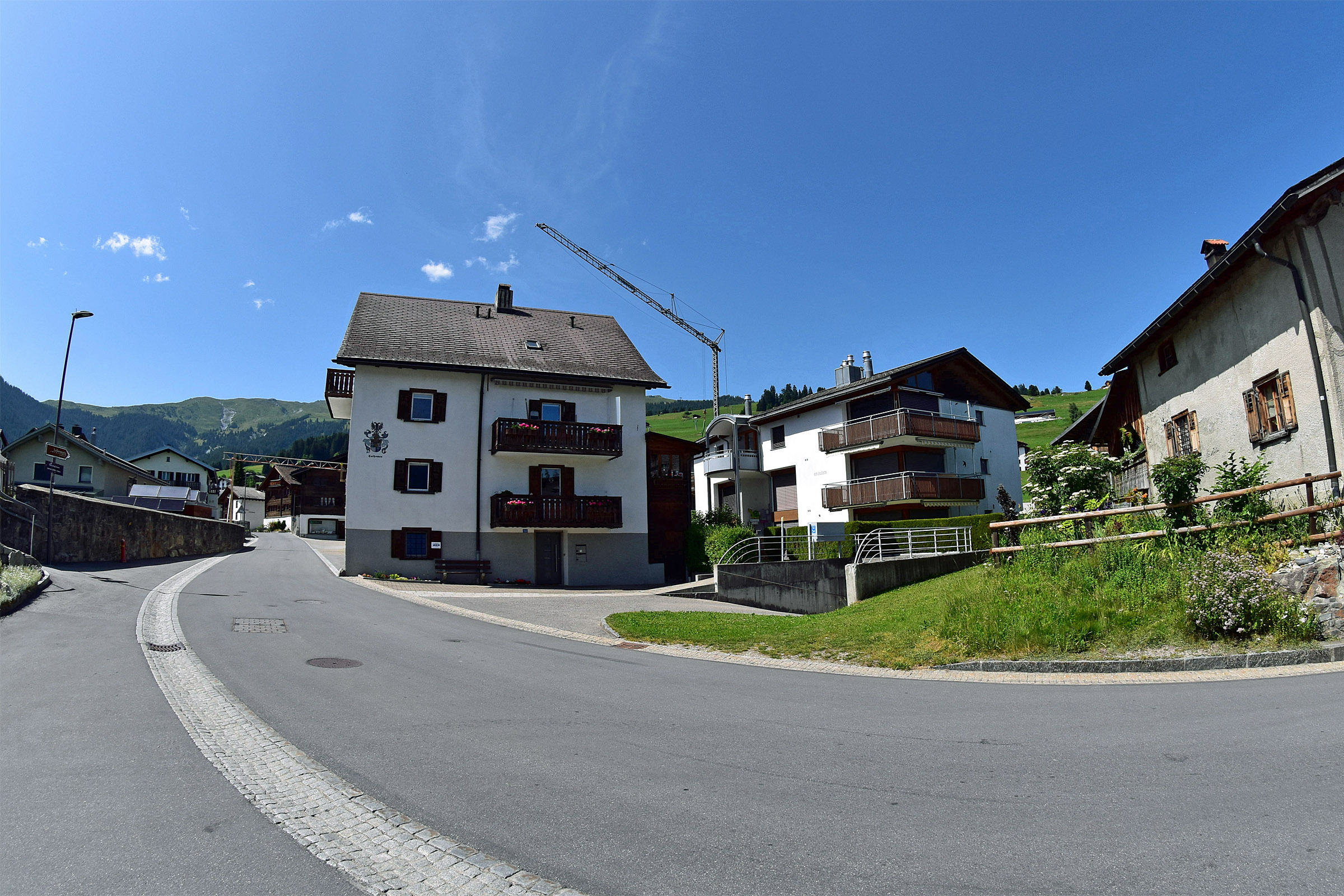 Zufahrt zur Liegenschaft Zufahrt zur Liegenschaft