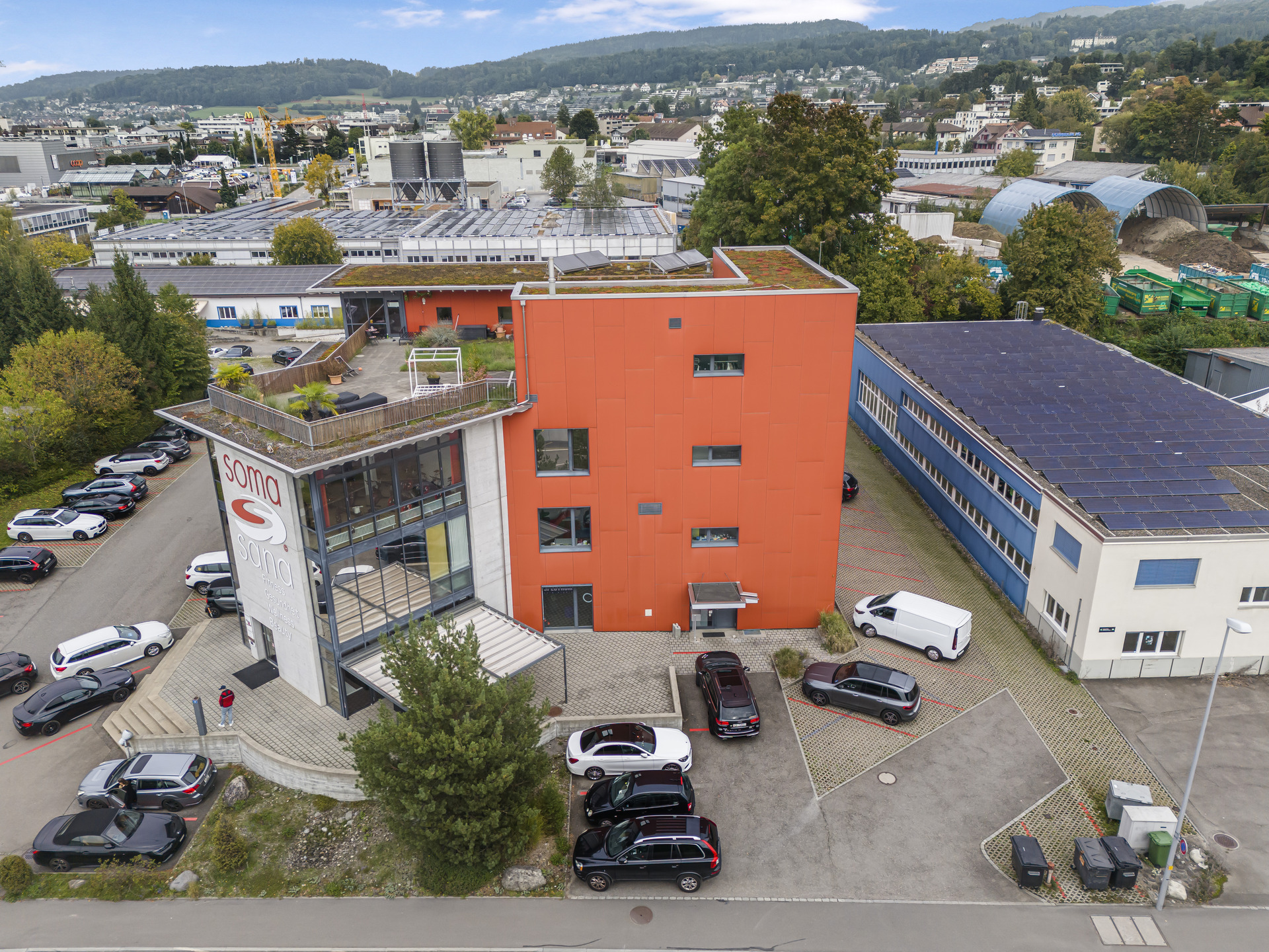 Gebäude inkl. Parkplätze Gebäude inkl. Parkplätze