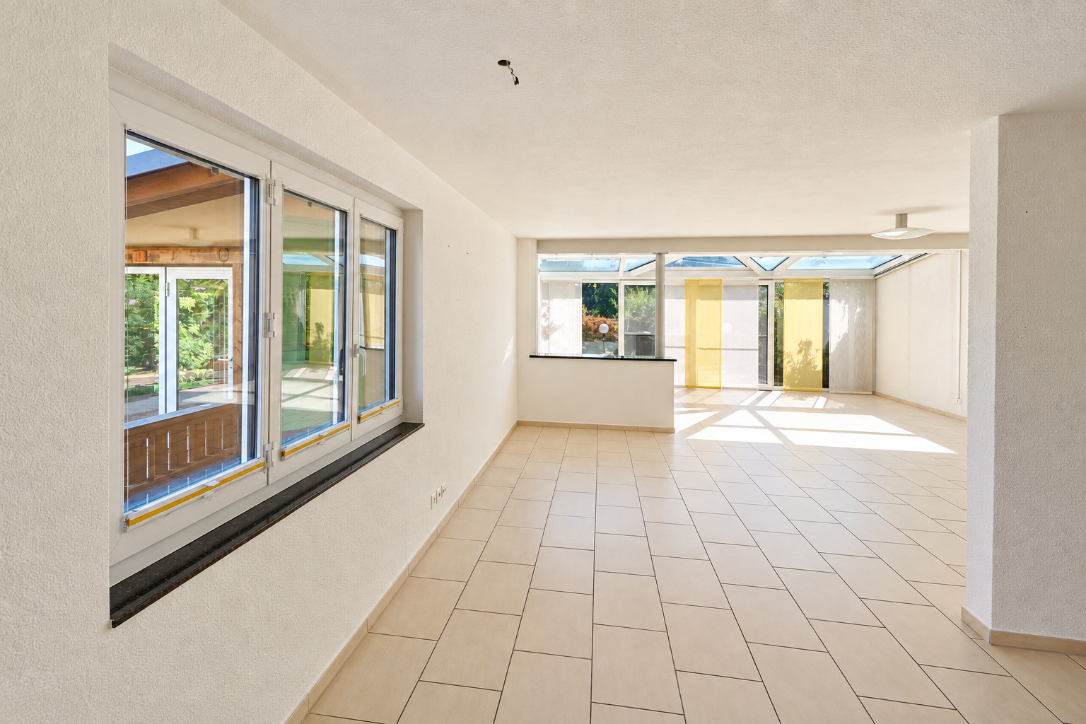 Interior view 6