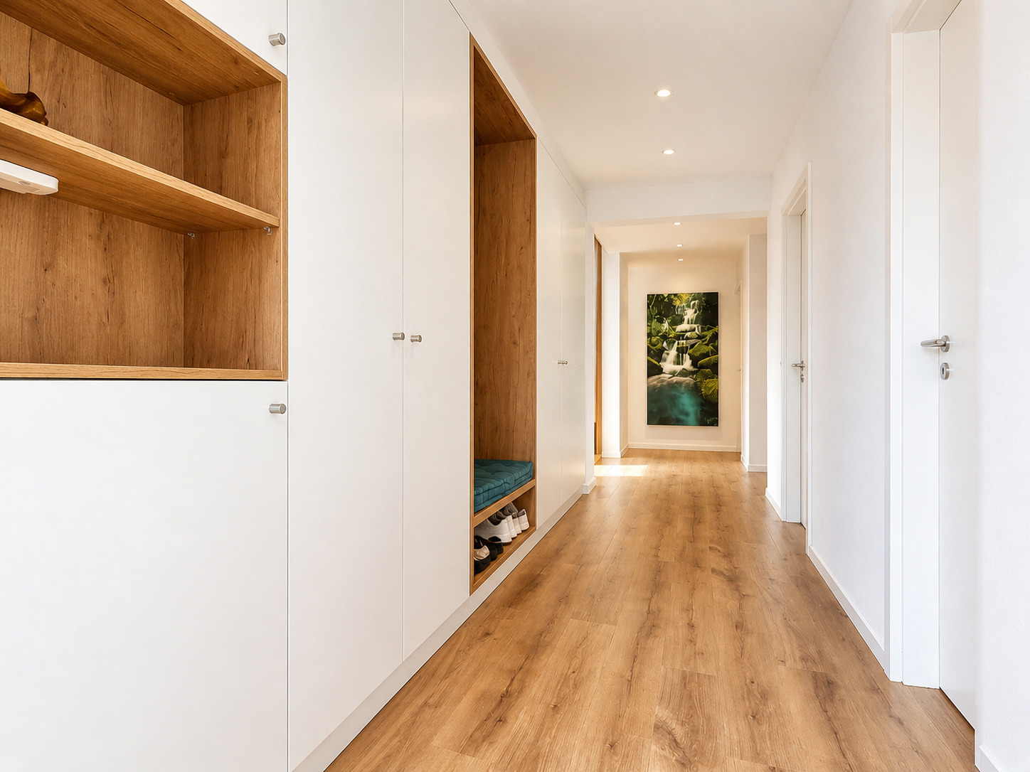 Interior view 11