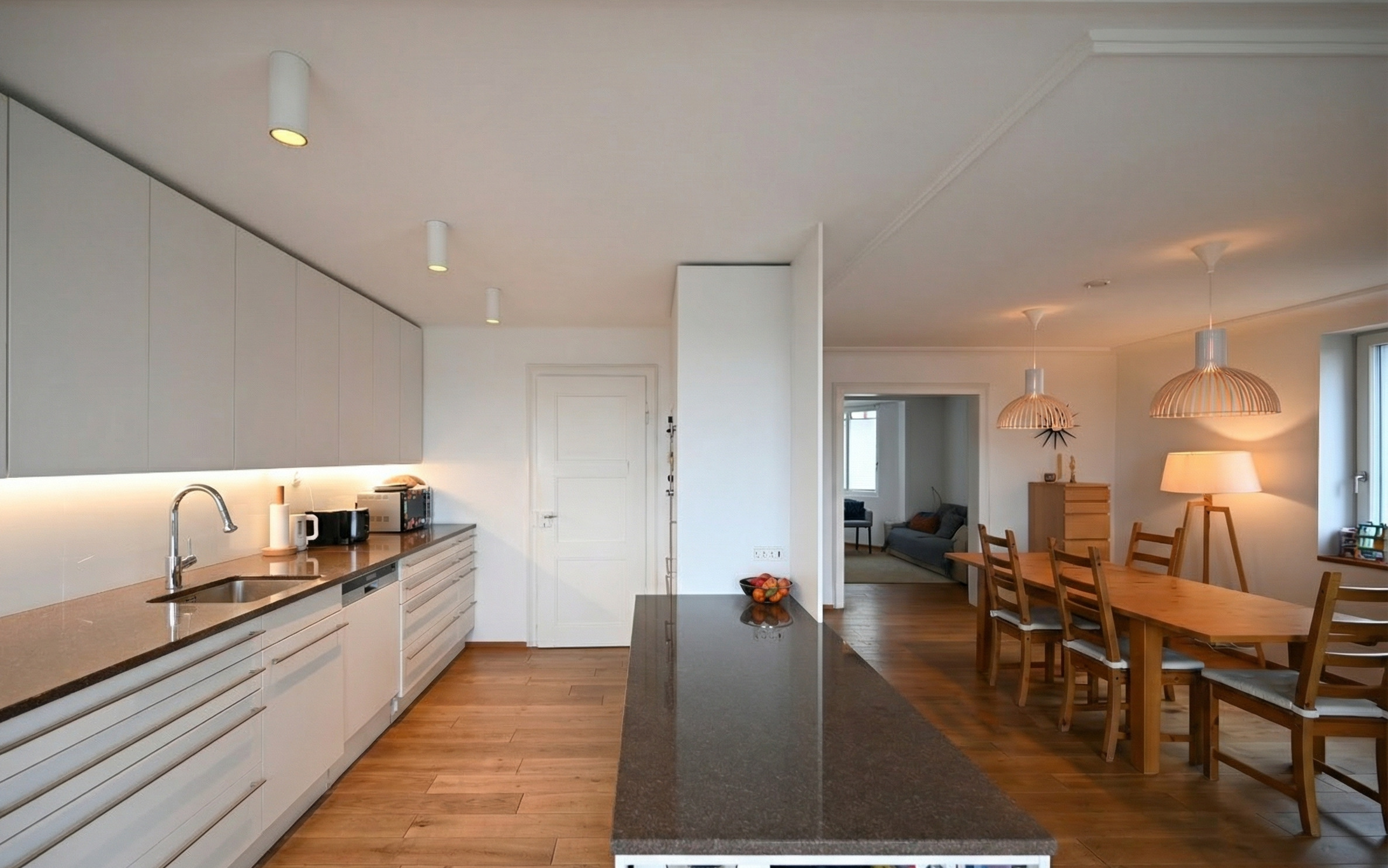 ERDGESCHOSS | KÜCHE MIT PANORAMABLICK