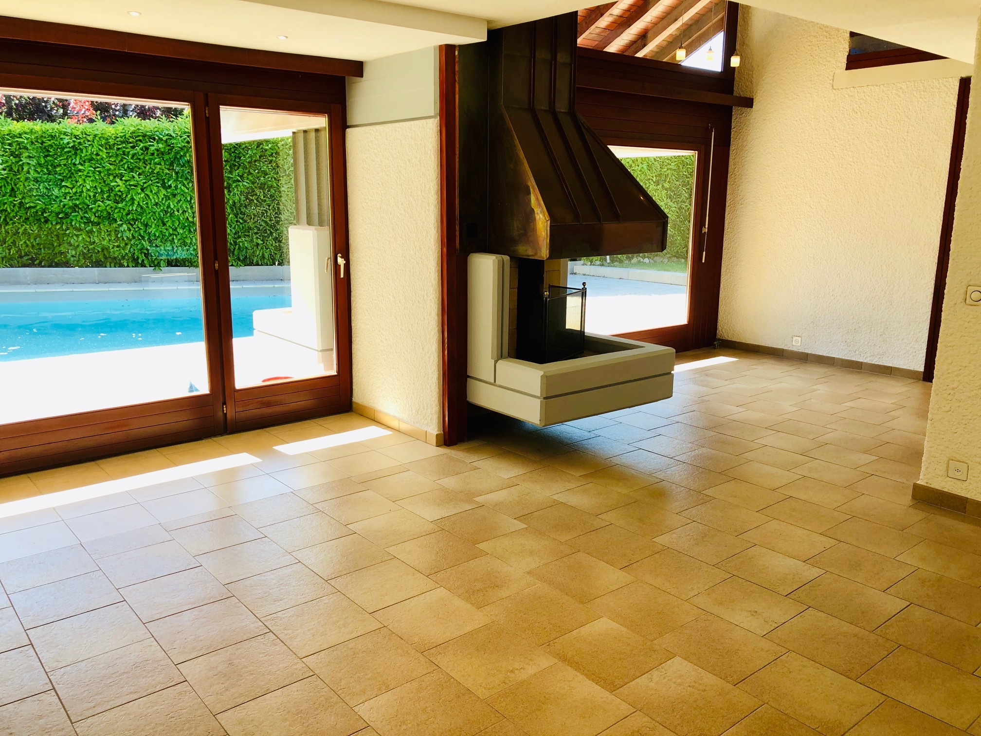 Interior view 5