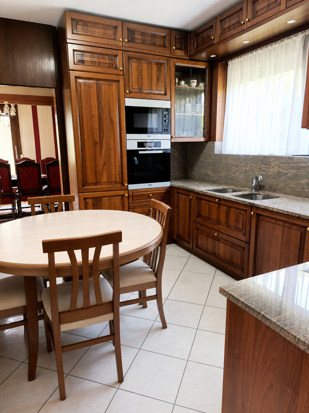 Interior view 7