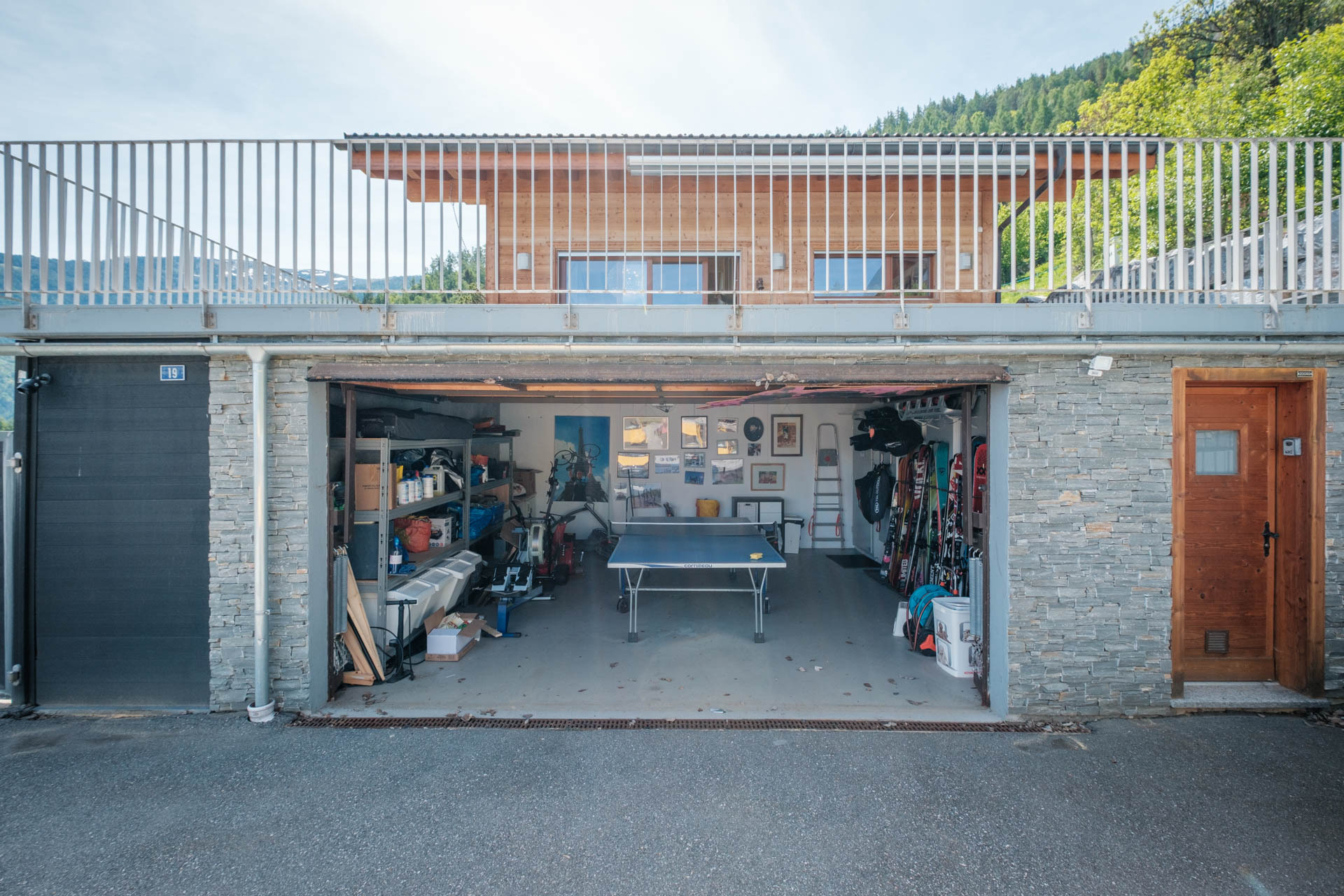 Exterior view 4