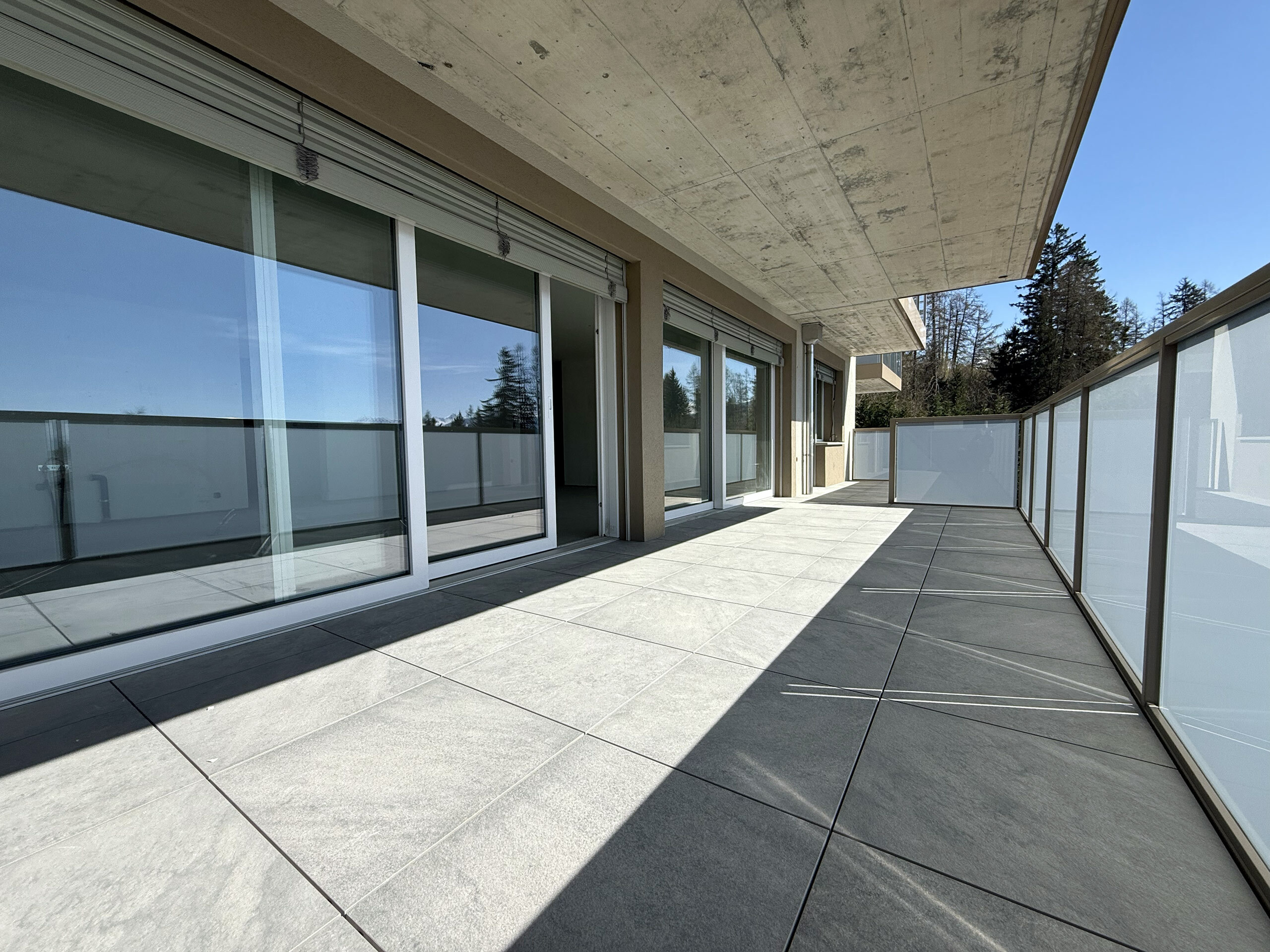 Large balcony with views of the Alps Large balcony with views of the Alps