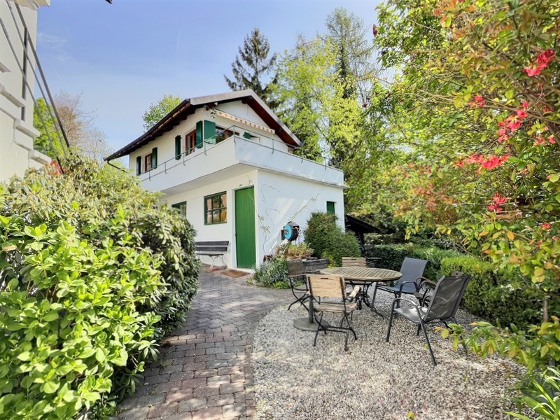Exterior view 3