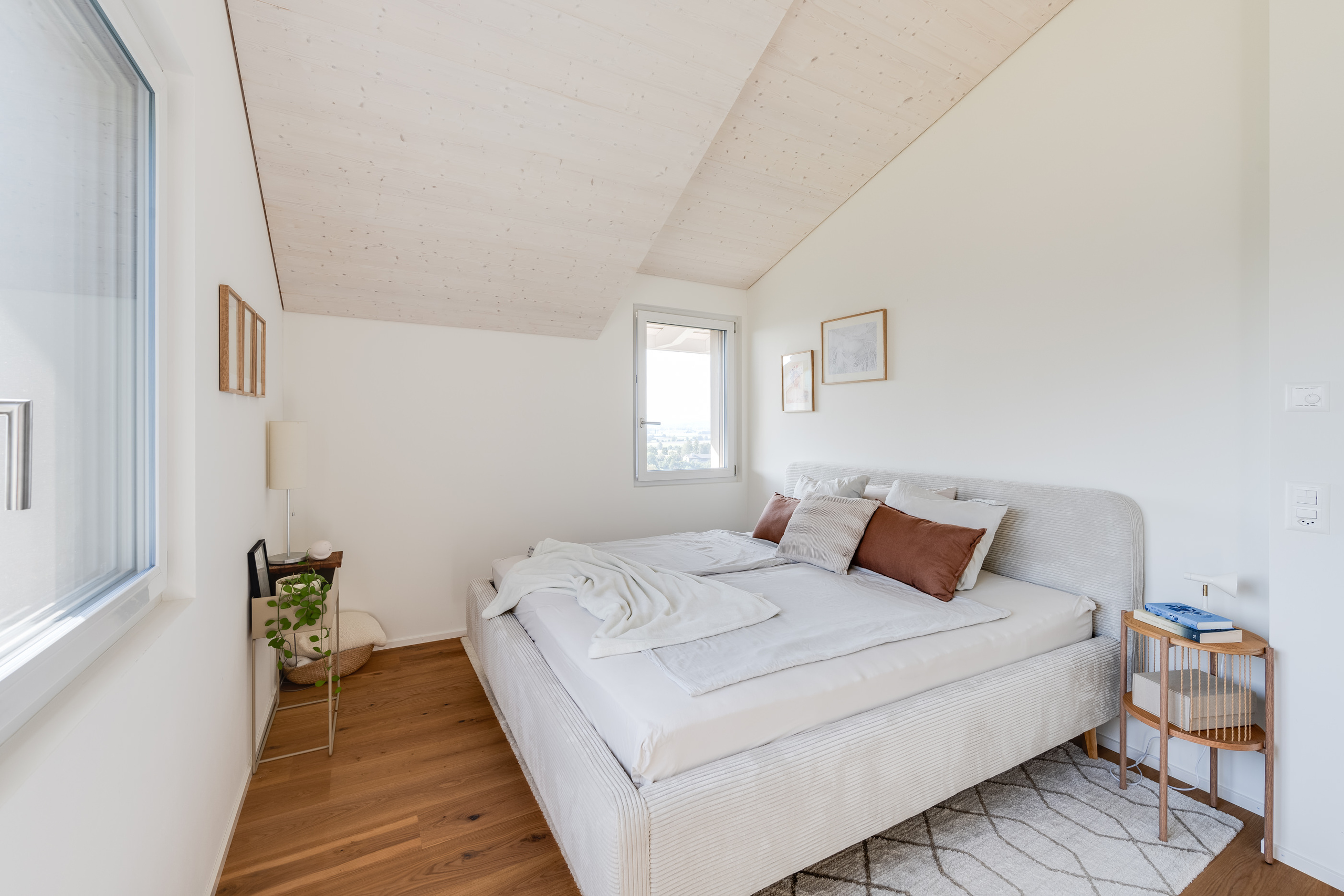 ZIMMER 1 OG ZIMMER 1 OG