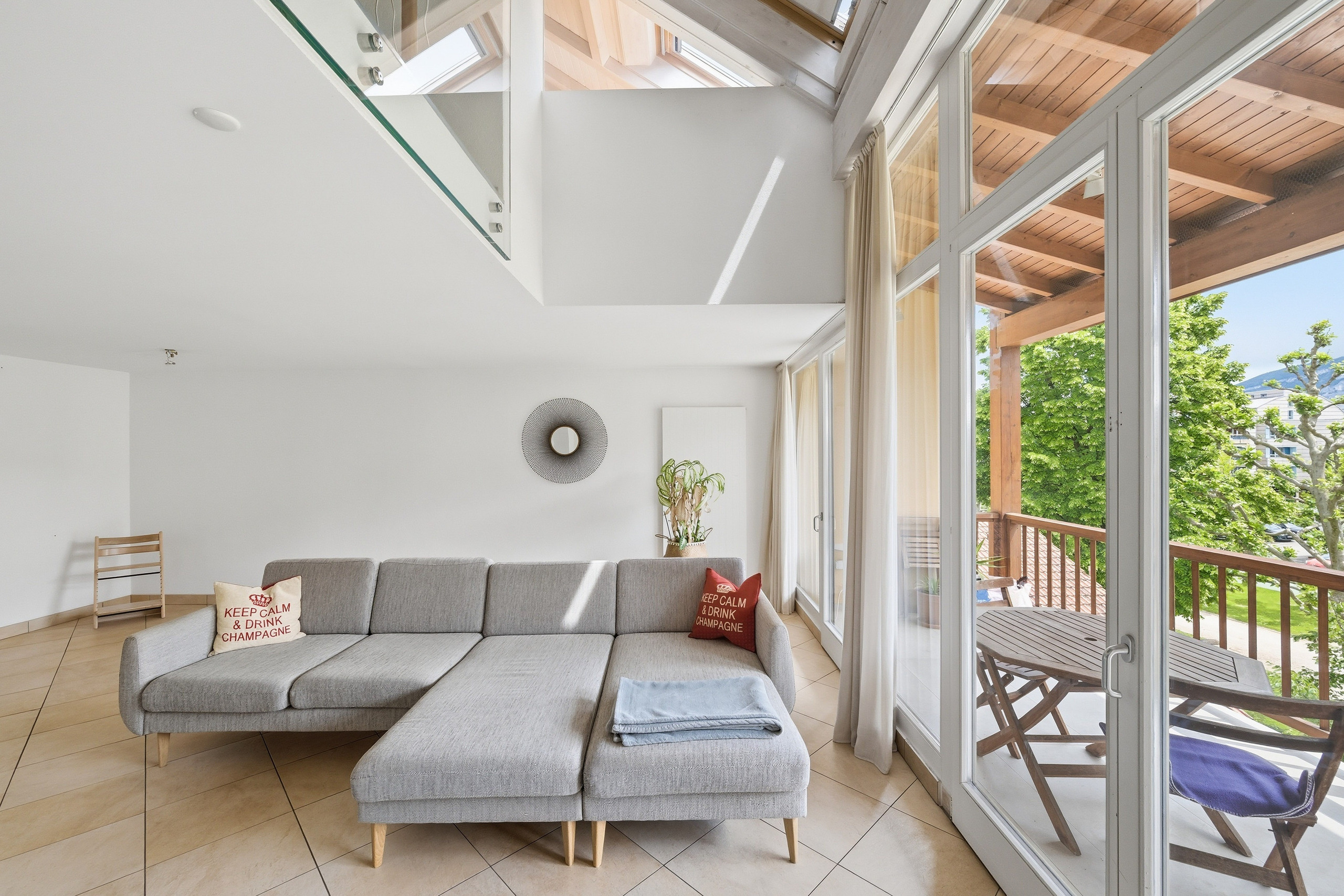 Interior view 5