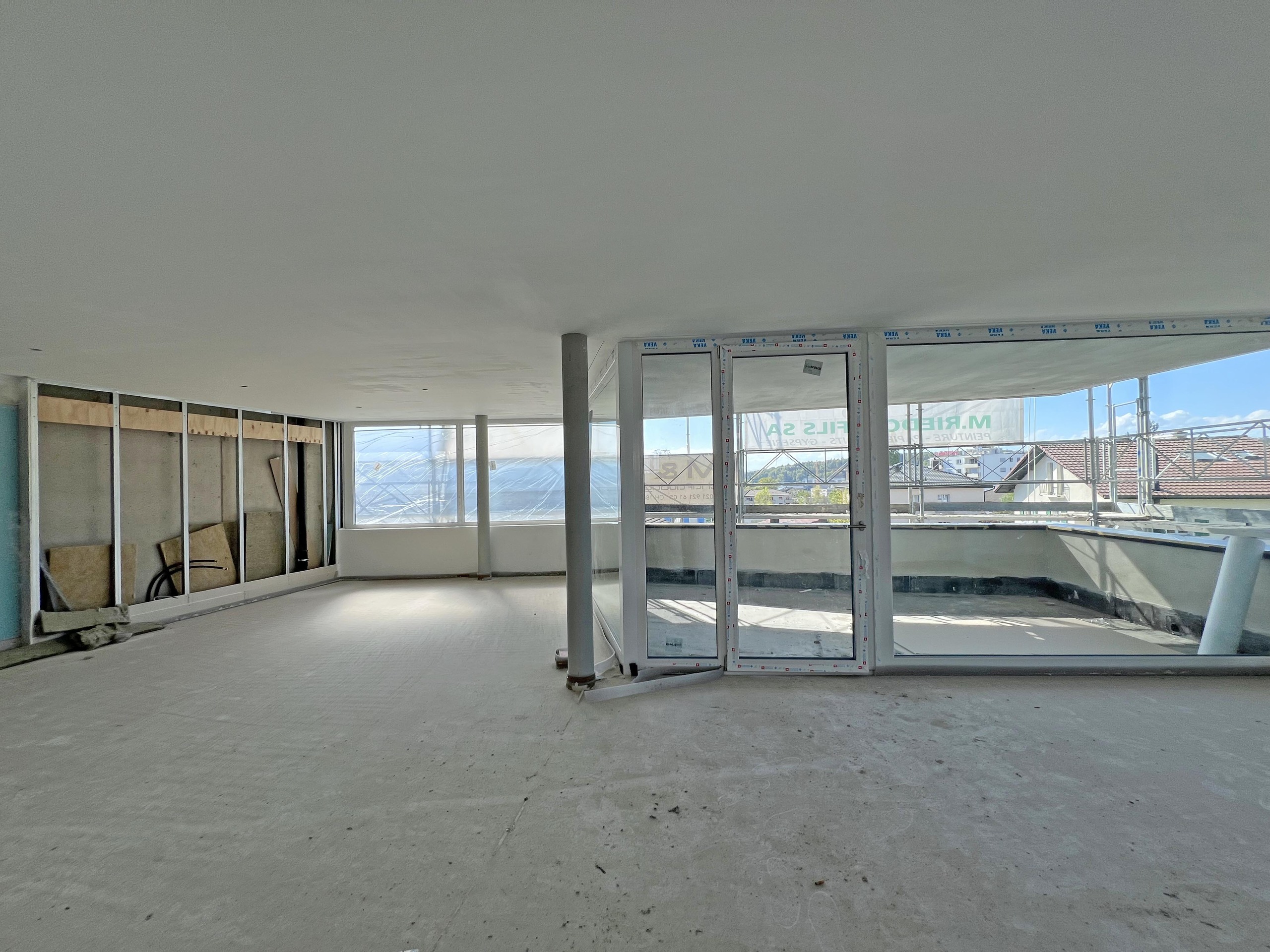 Lot 3 - Séjour/salle à manger/cuisine