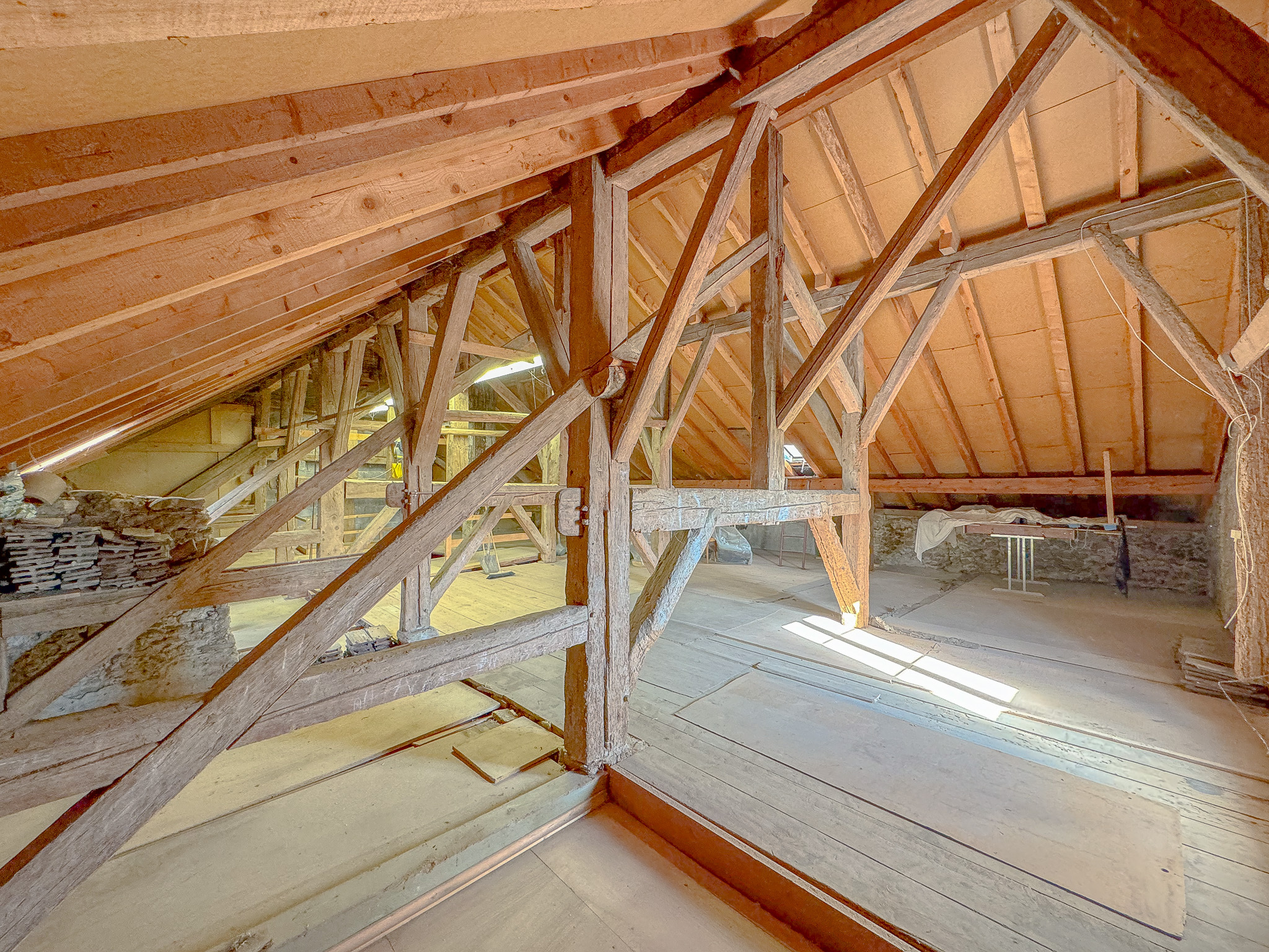 Grand galetas brut avec possibilité d'agrandissement