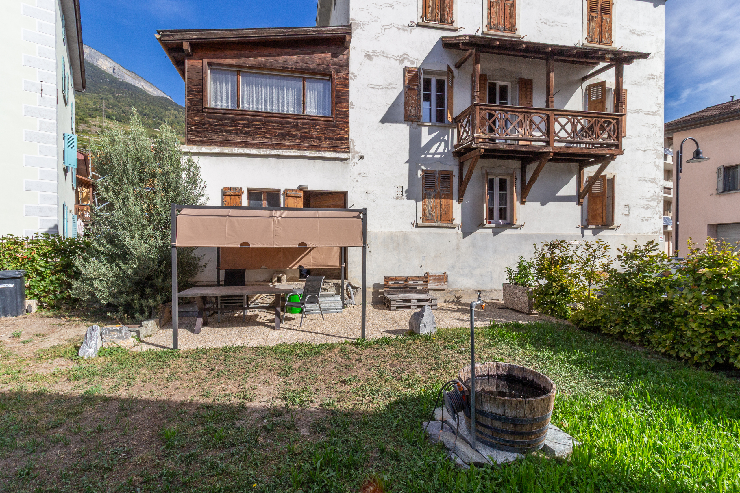 Exterior view 5