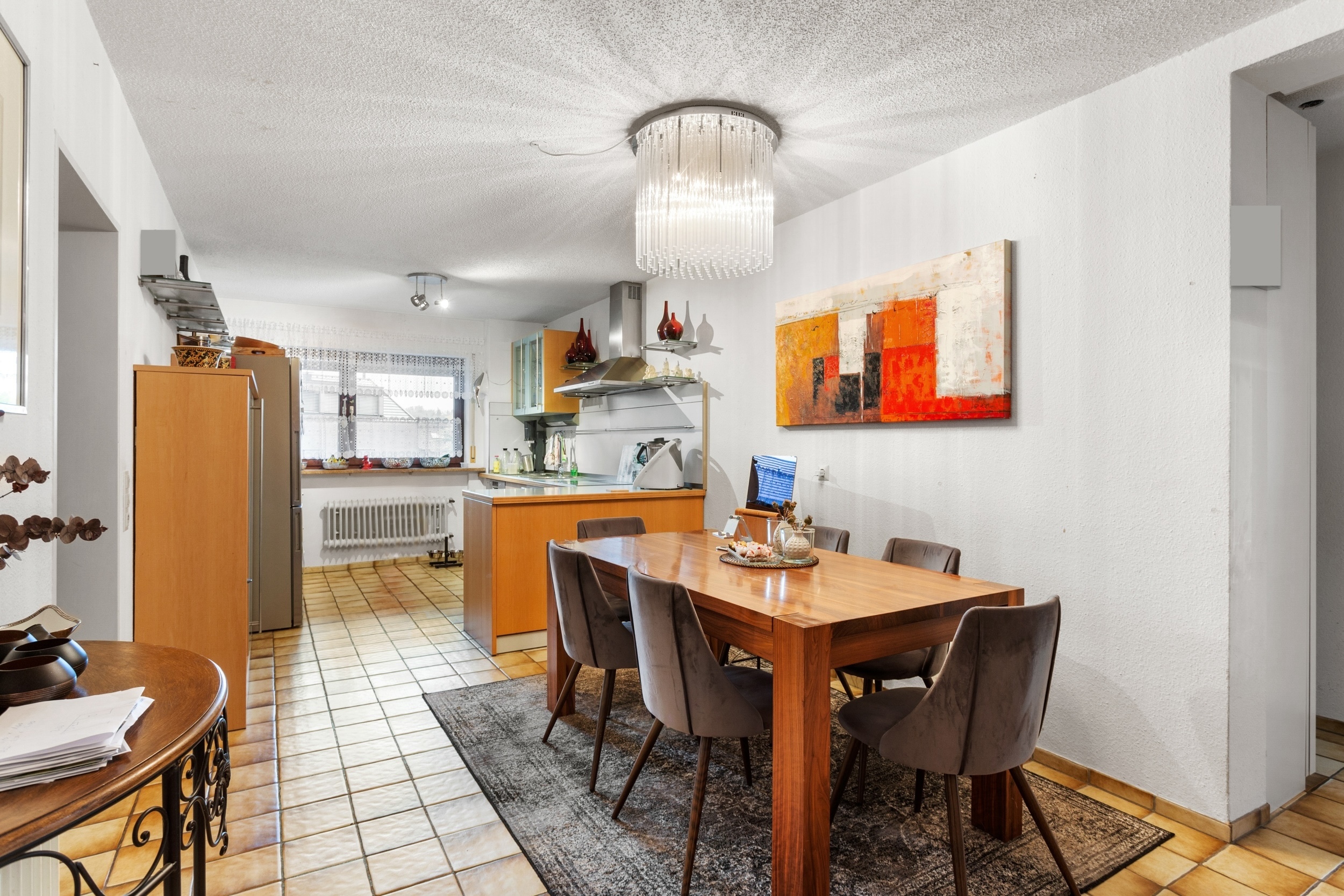 Der großzügige und harmonische Essbereich. Der großzügige und harmonische Essbereich.